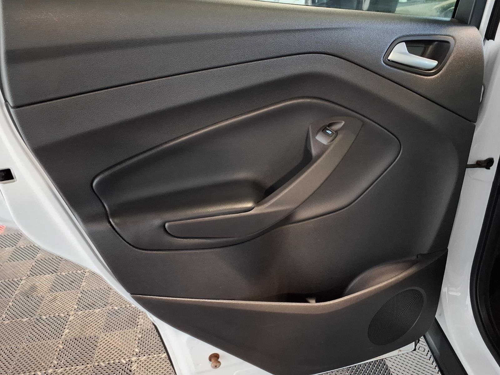 2018 Ford Escape SE - Oxford White exterior view 15