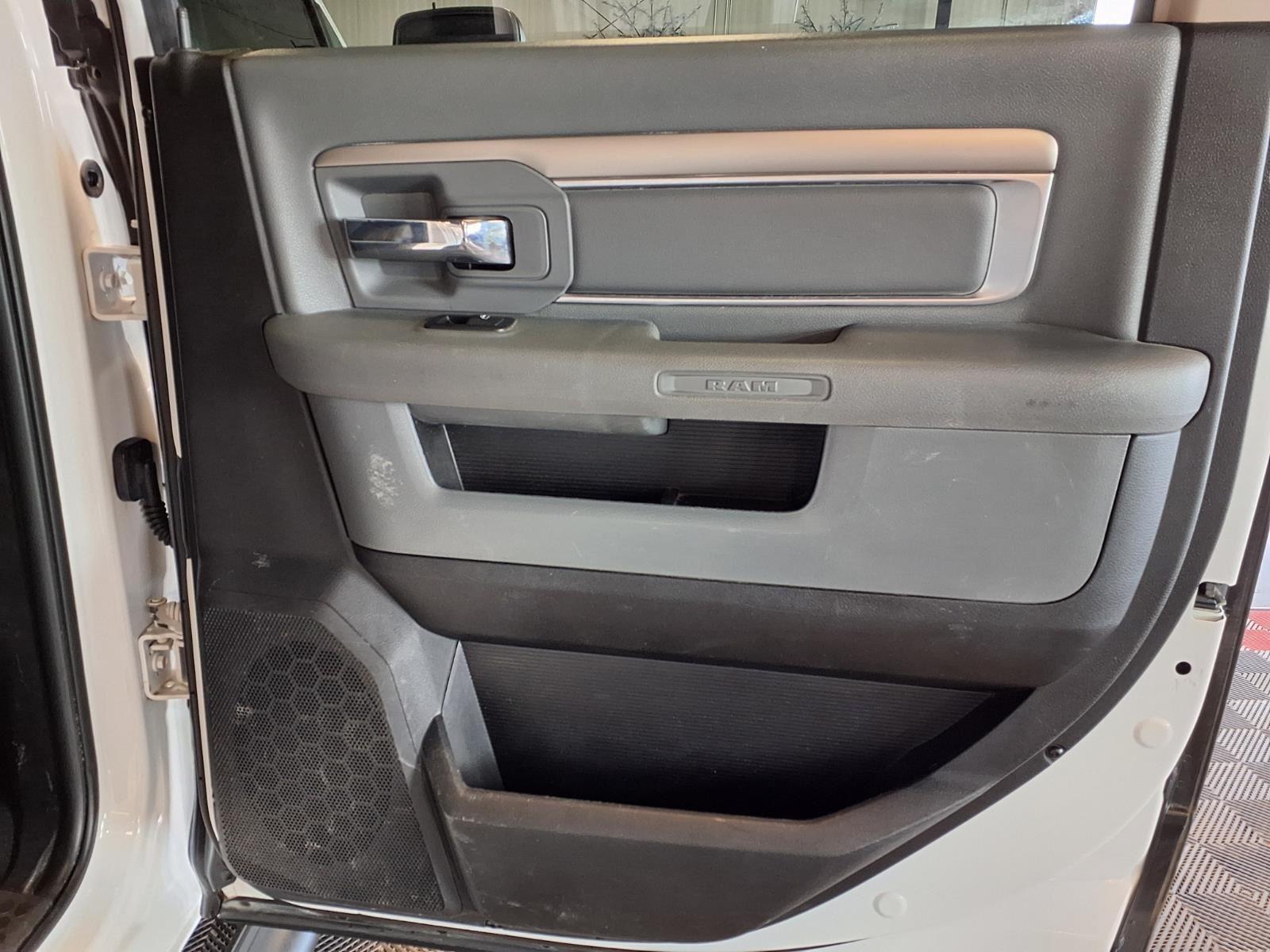 2018 Ram 1500 Big Horn - Bright White Clearcoat exterior view 9