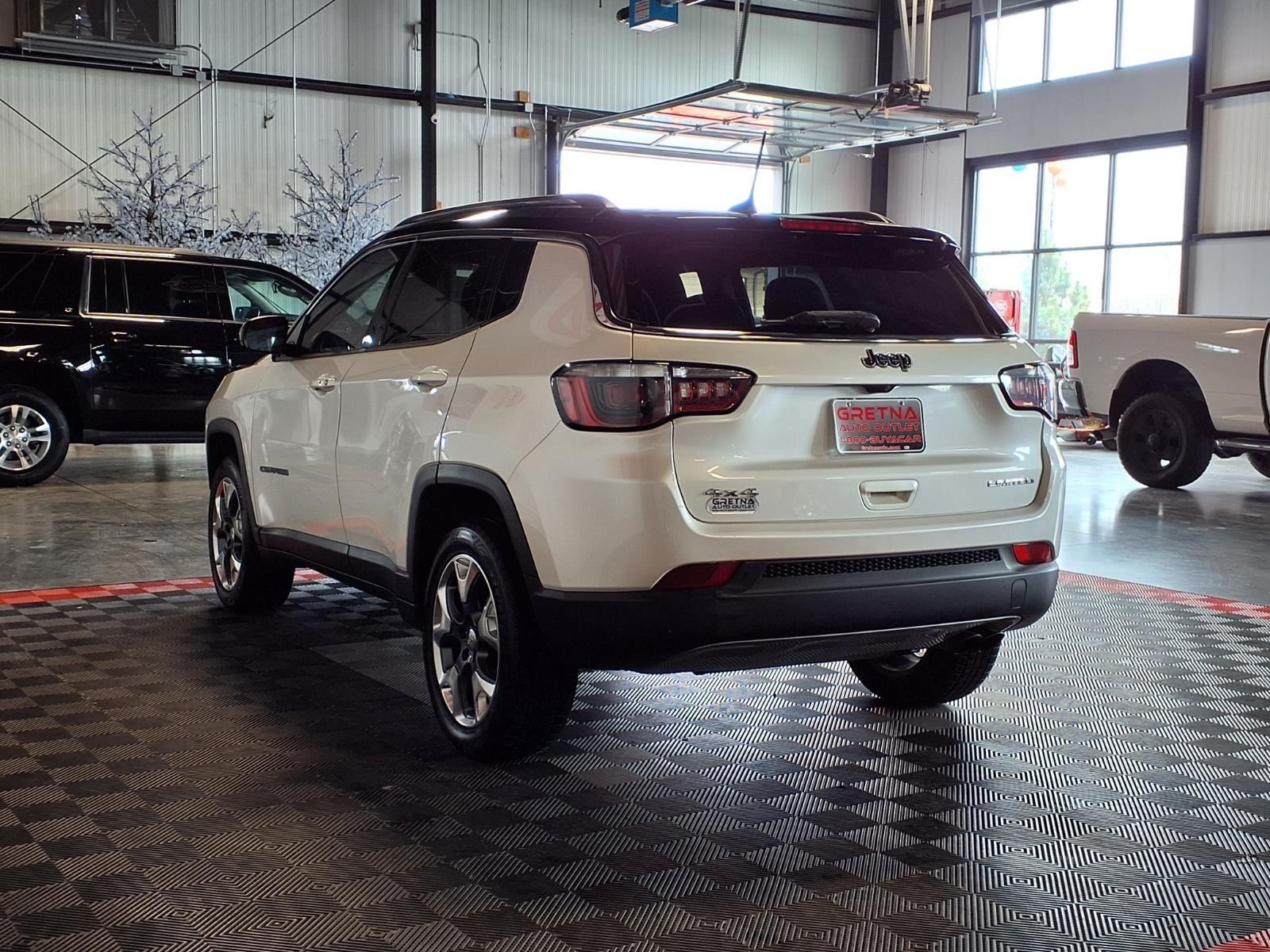 2018 Jeep Compass Limited - Pearl White Tri-Coat exterior view 4