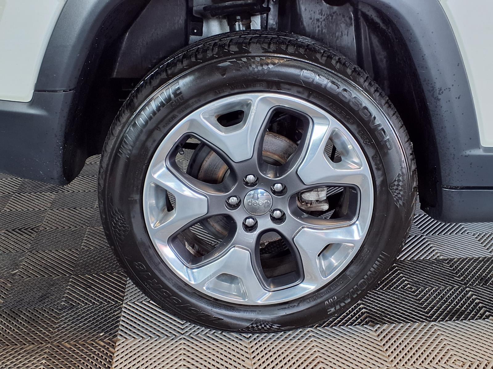 2018 Jeep Compass Limited - Pearl White Tri-Coat exterior view 8