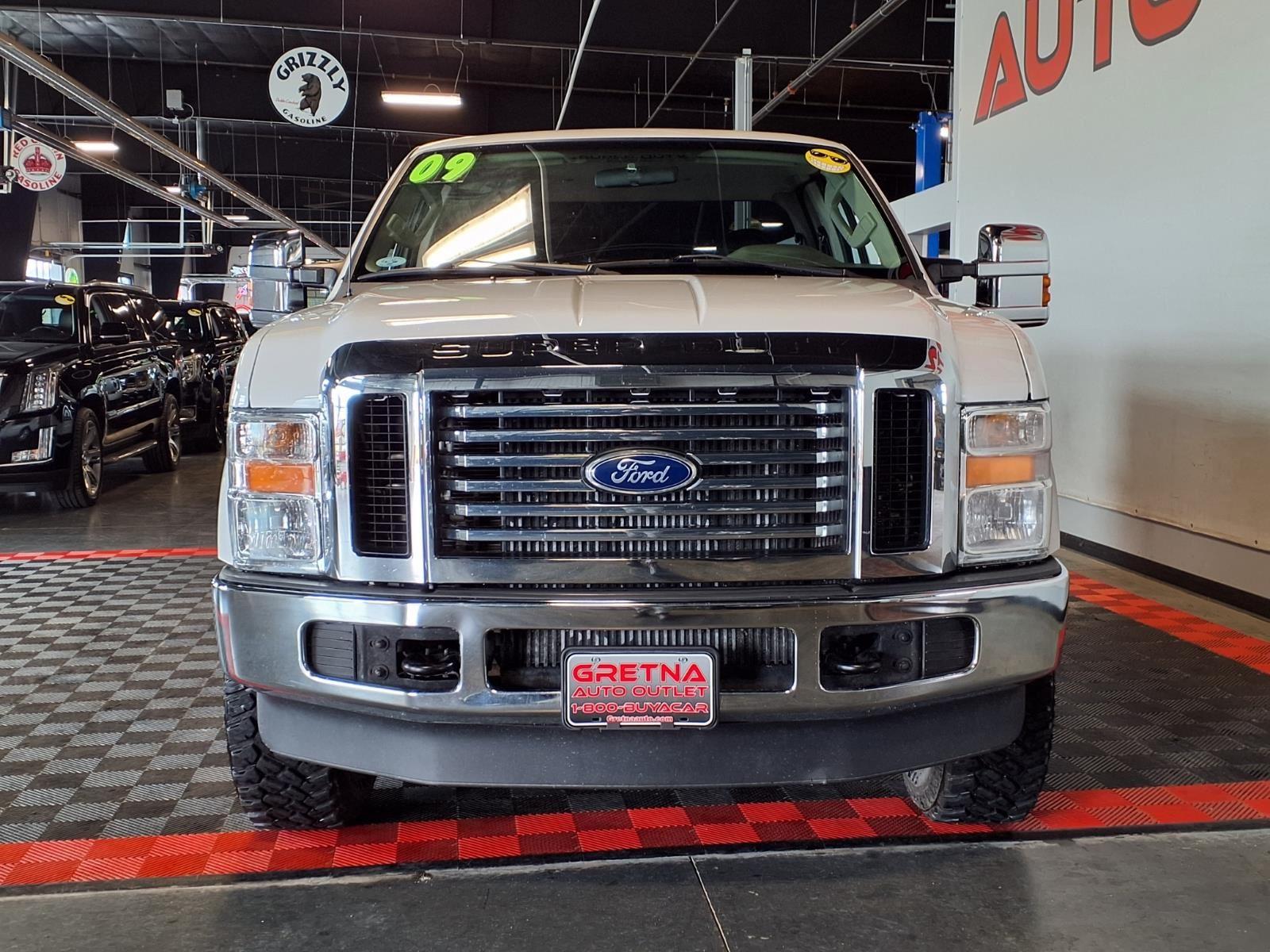 2009 Ford Super Duty F-250 SRW XL - Oxford White Clearcoat exterior view 2