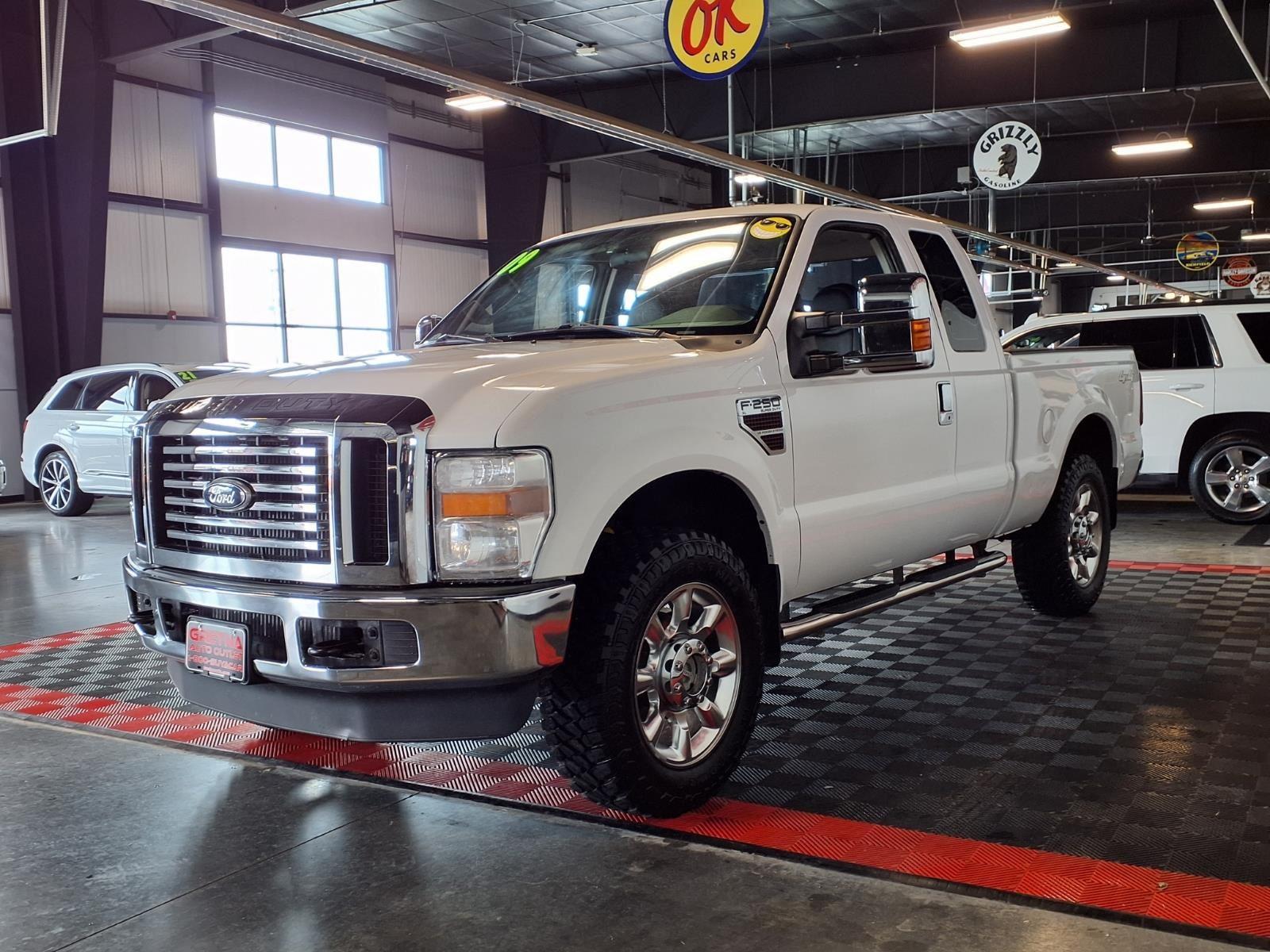 2009 Ford Super Duty F-250 SRW XL - Oxford White Clearcoat exterior view 3