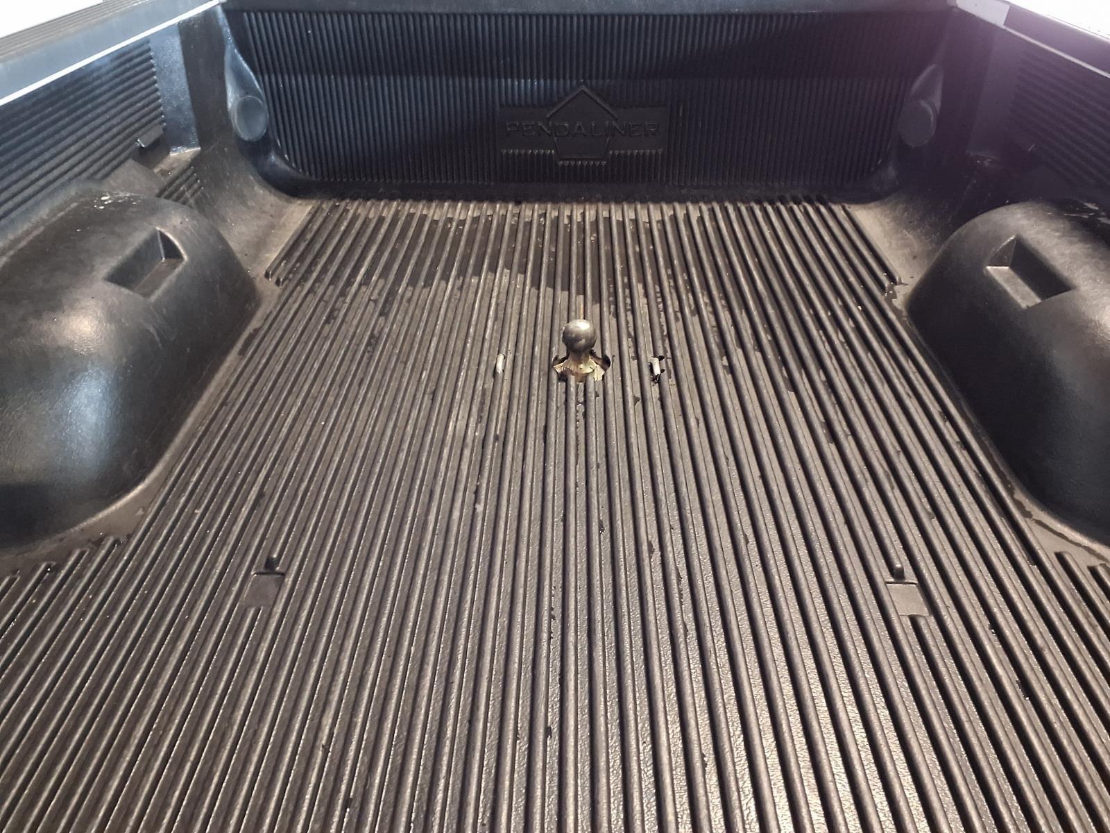 2009 Ford Super Duty F-250 SRW XL - Oxford White Clearcoat exterior view 6