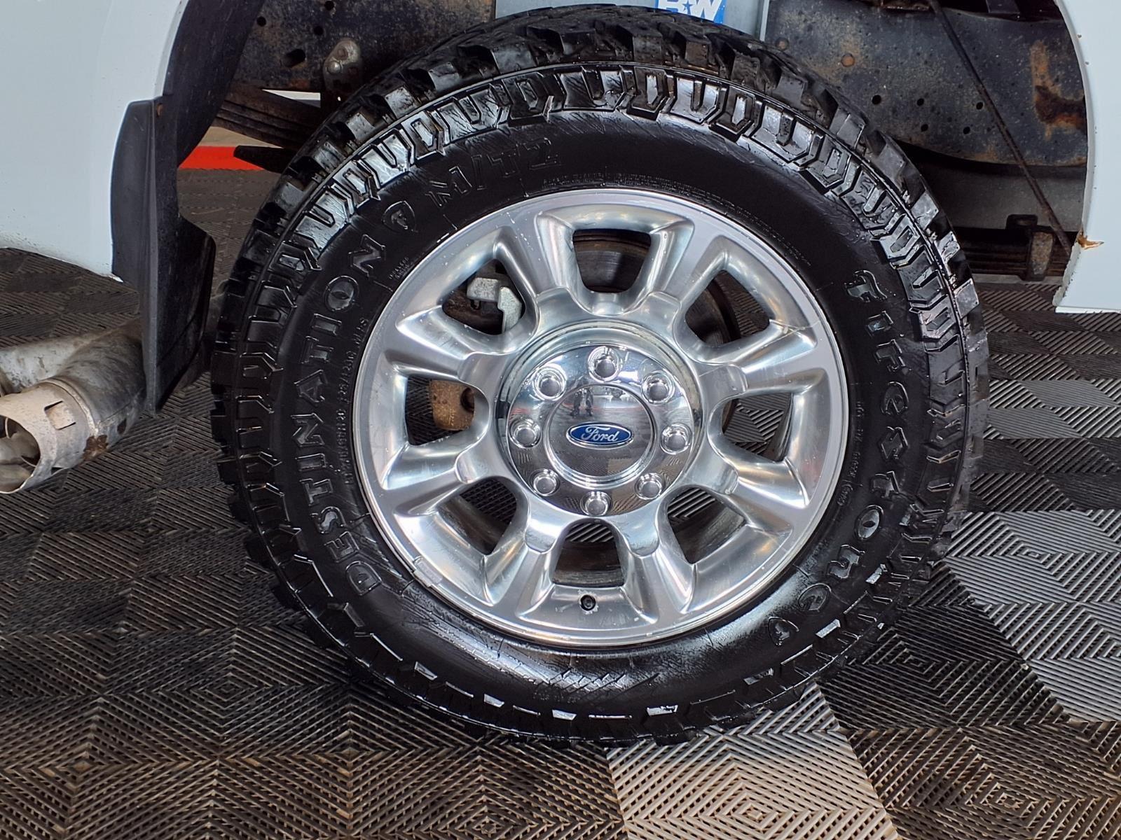 2009 Ford Super Duty F-250 SRW XL - Oxford White Clearcoat exterior view 8