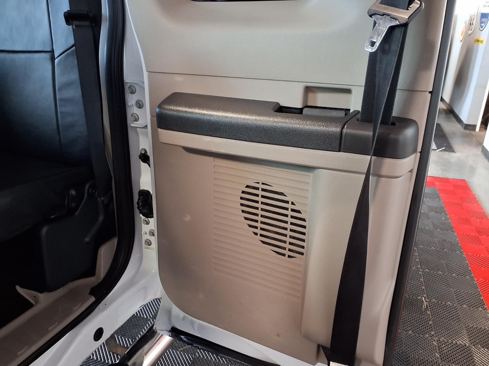 2009 Ford Super Duty F-250 SRW XL - Oxford White Clearcoat exterior view 14