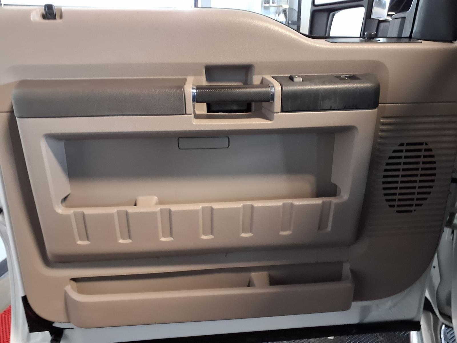 2009 Ford Super Duty F-250 SRW XL - Oxford White Clearcoat exterior view 17