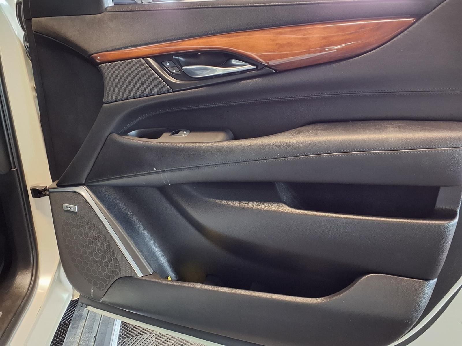 2015 Cadillac Escalade Premium - White Diamond Tricoat exterior view 14