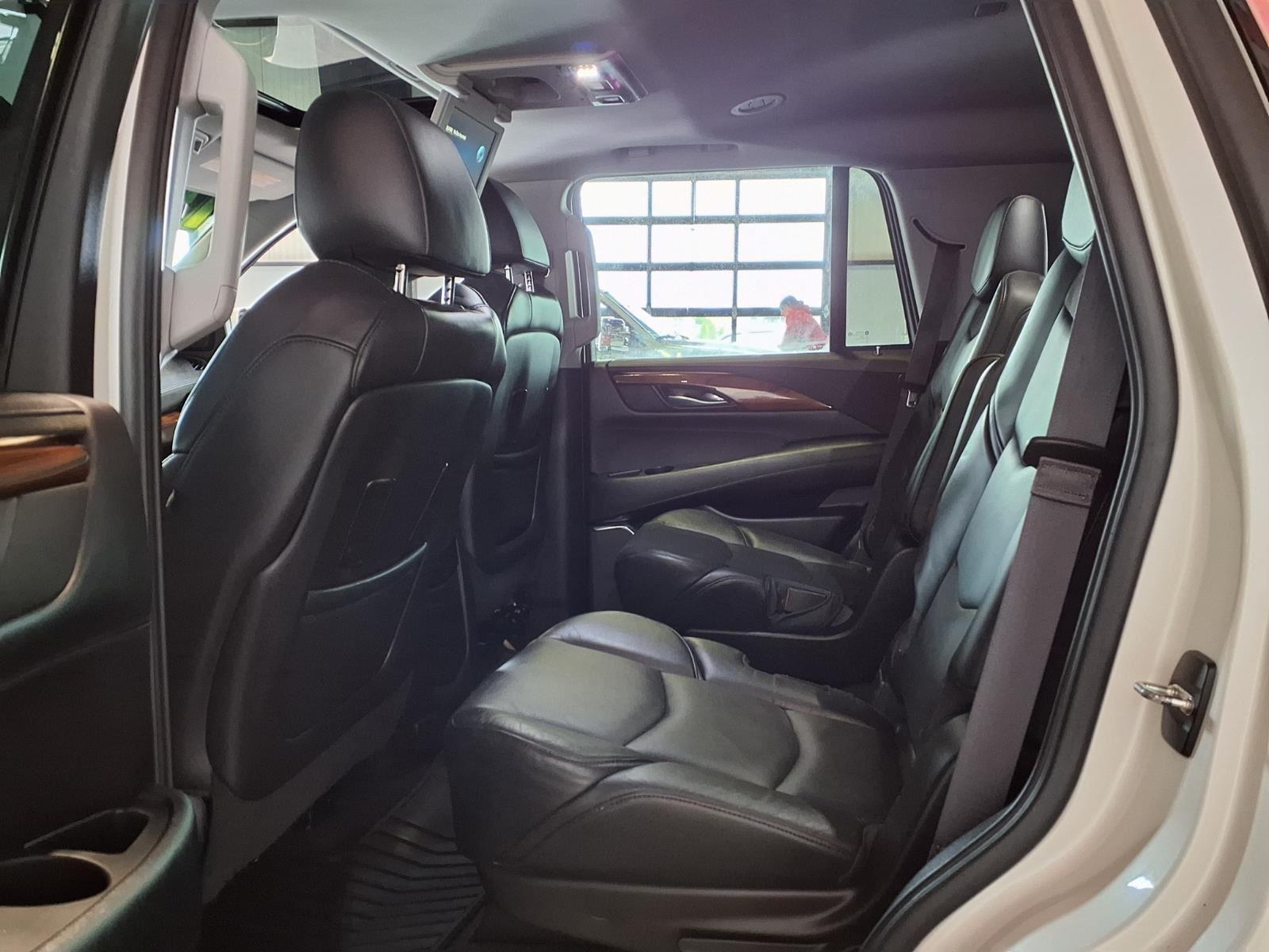 2015 Cadillac Escalade Premium - White Diamond Tricoat exterior view 16