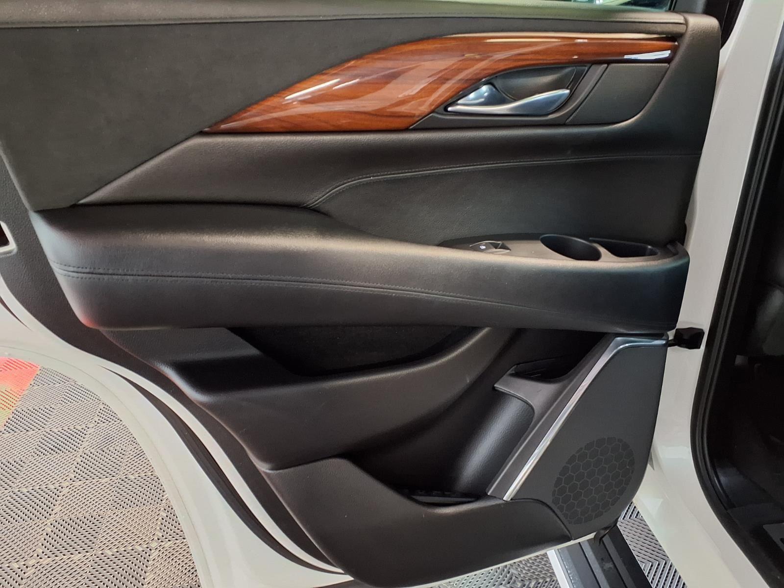 2015 Cadillac Escalade Premium - White Diamond Tricoat exterior view 17