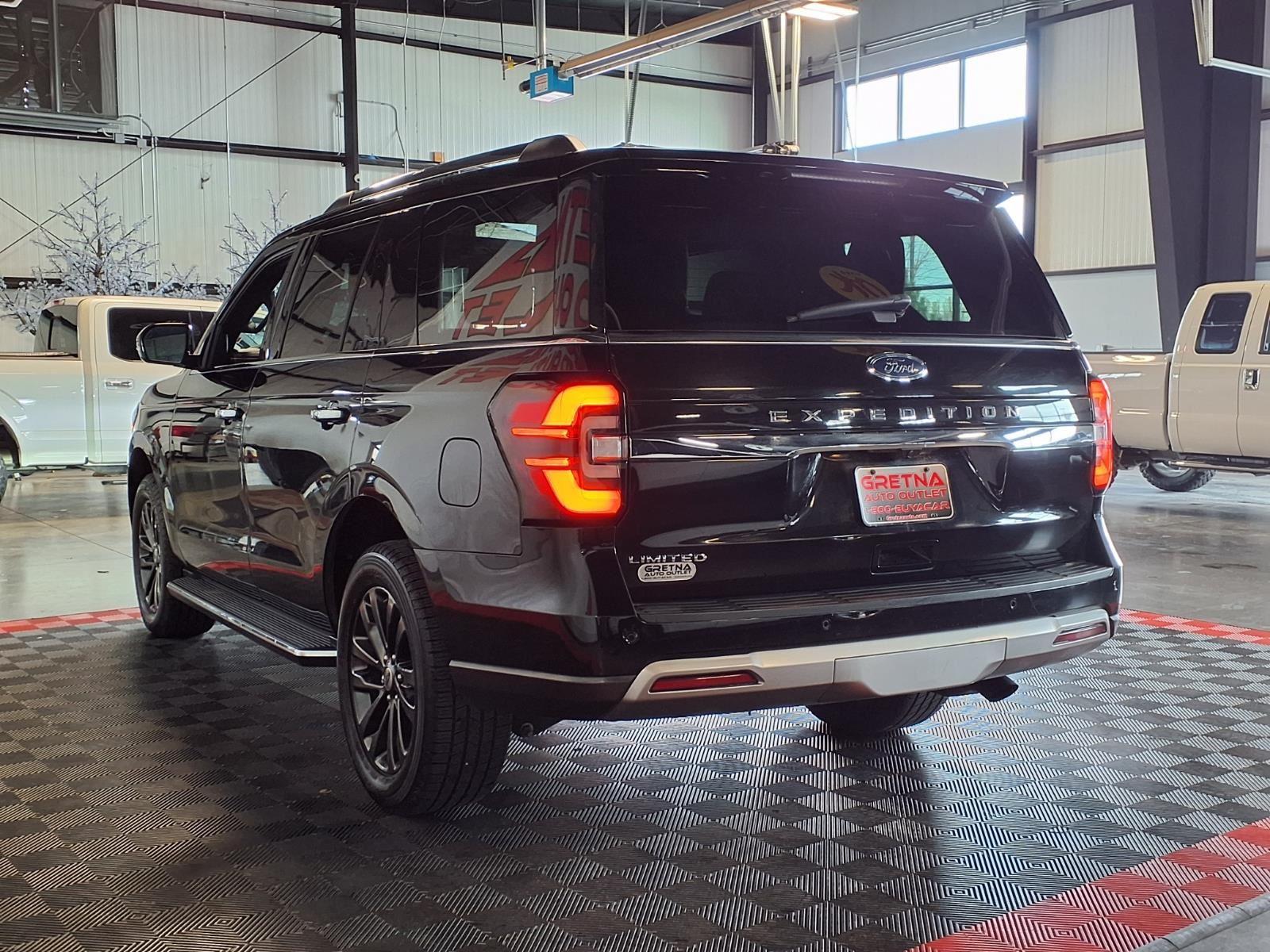 2022 Ford Expedition Limited - Agate Black Metallic exterior view 4