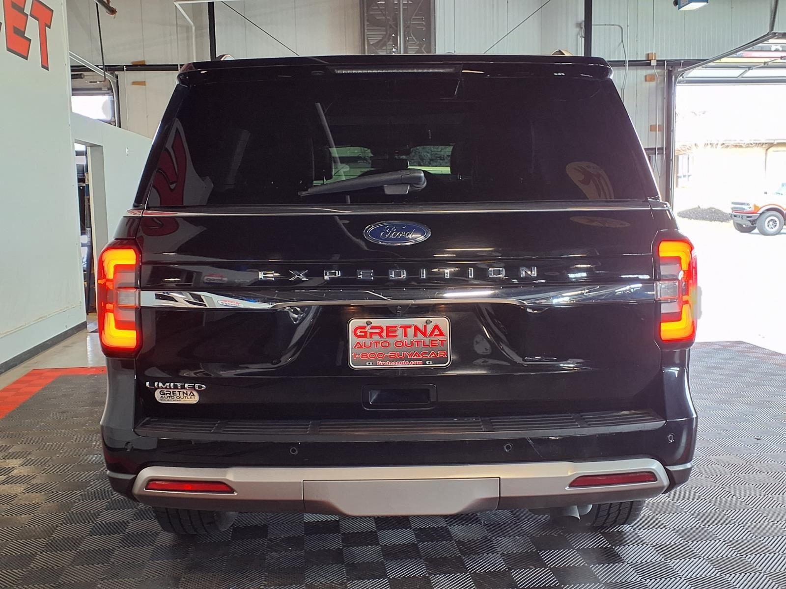 2022 Ford Expedition Limited - Agate Black Metallic exterior view 5