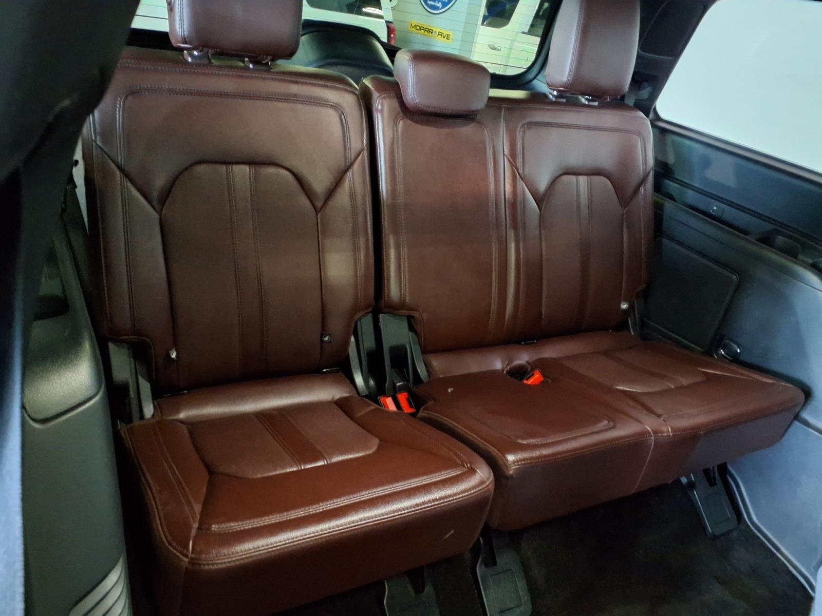 2022 Ford Expedition Limited - Agate Black Metallic exterior view 10