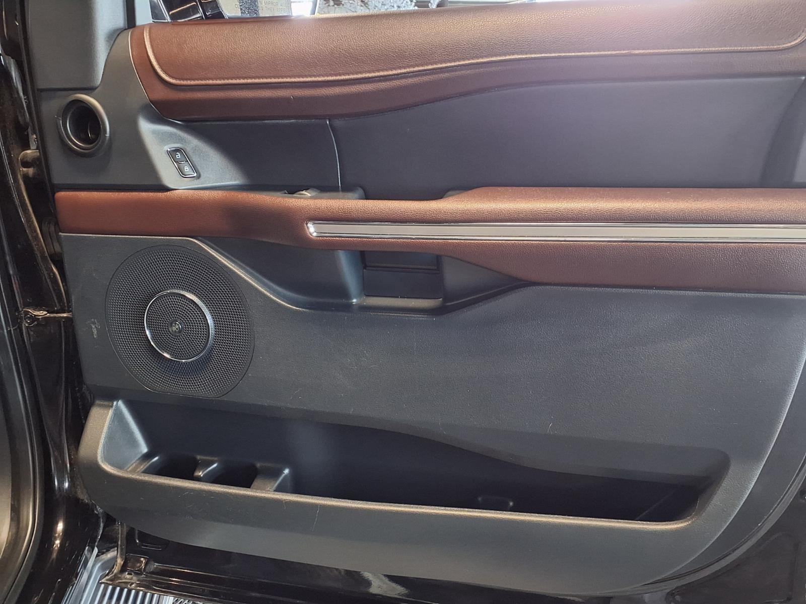 2022 Ford Expedition Limited - Agate Black Metallic exterior view 14