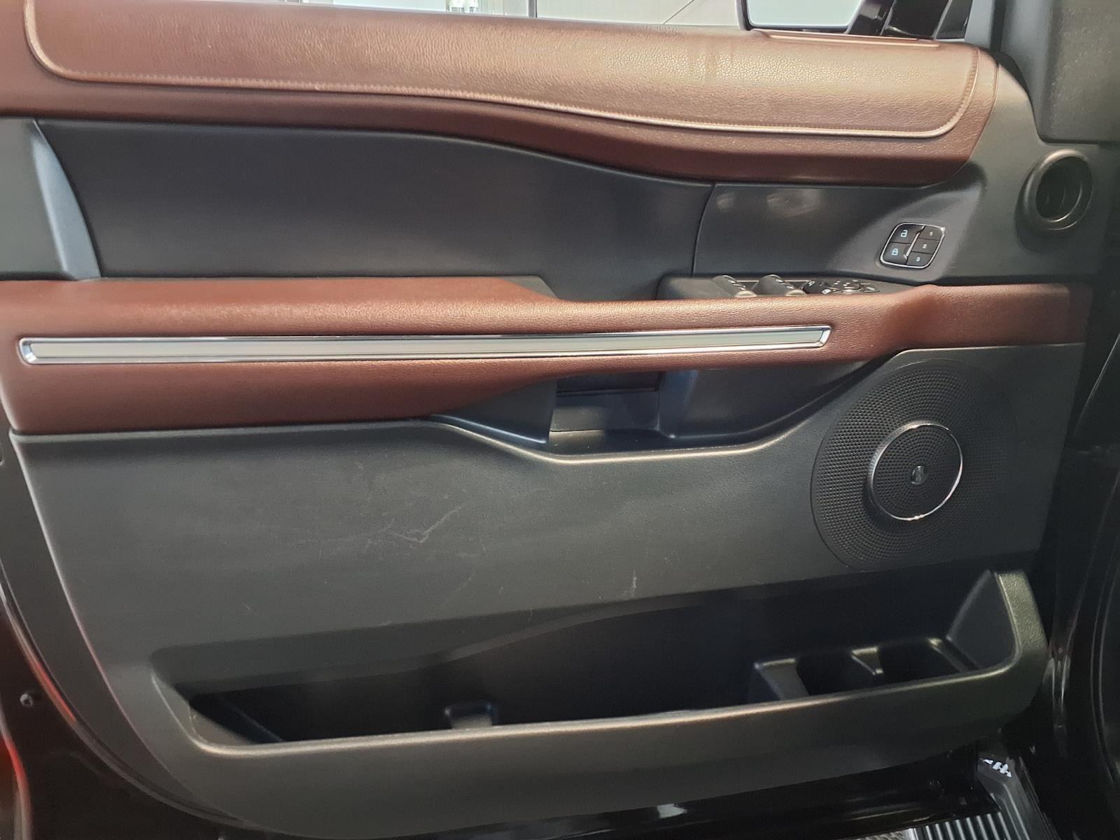 2022 Ford Expedition Limited - Agate Black Metallic exterior view 19