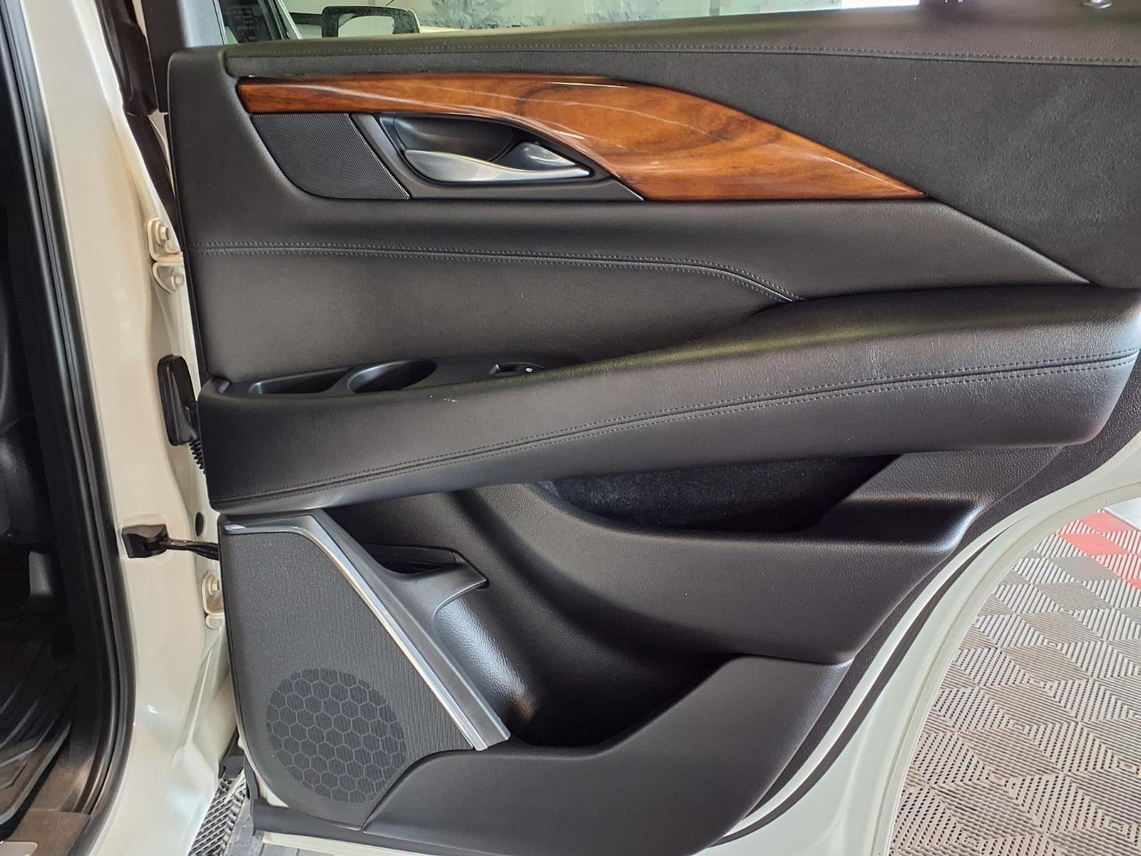 2015 Cadillac Escalade Premium - White Diamond Tricoat exterior view 12