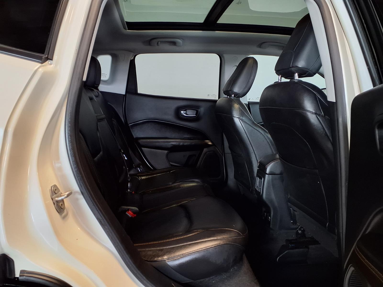 2018 Jeep Compass Limited - Pearl White Tri-Coat exterior view 9