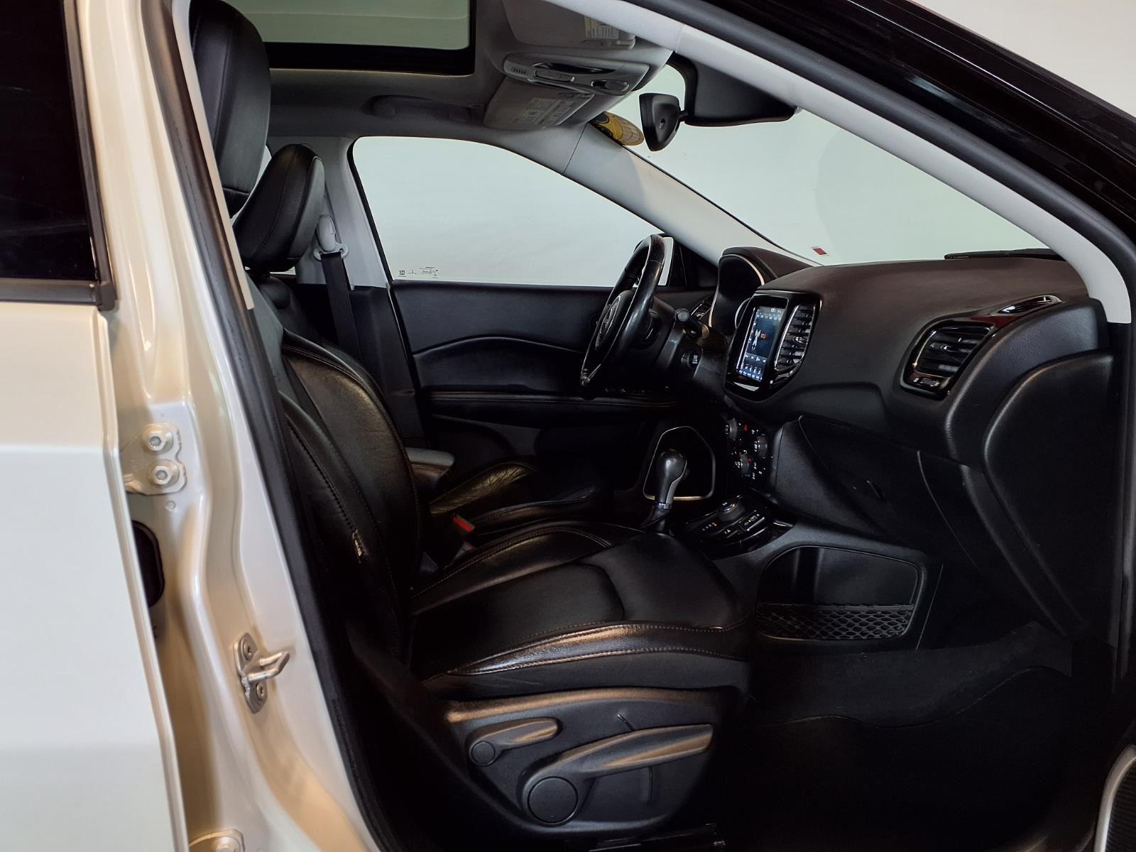 2018 Jeep Compass Limited - Pearl White Tri-Coat exterior view 11