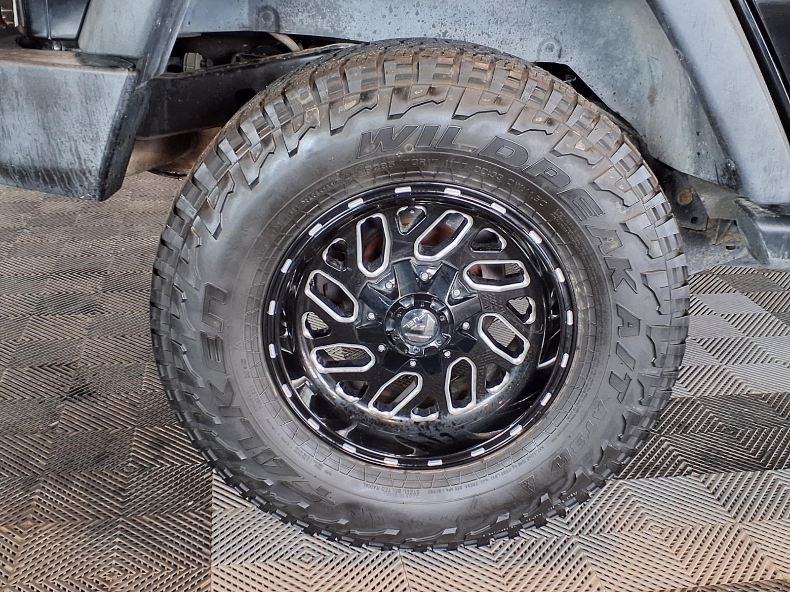 2015 Jeep Wrangler Unlimited Sport - Black Clearcoat exterior view 7