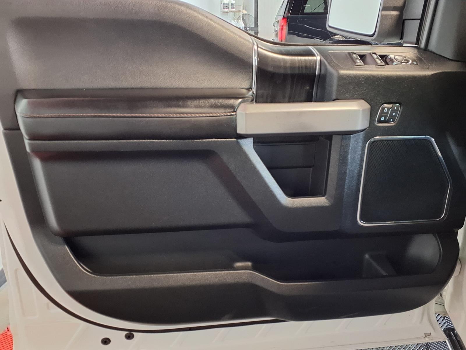 2018 Ford F-150 Platinum - White Platinum Metallic Tri-Coat exterior view 16