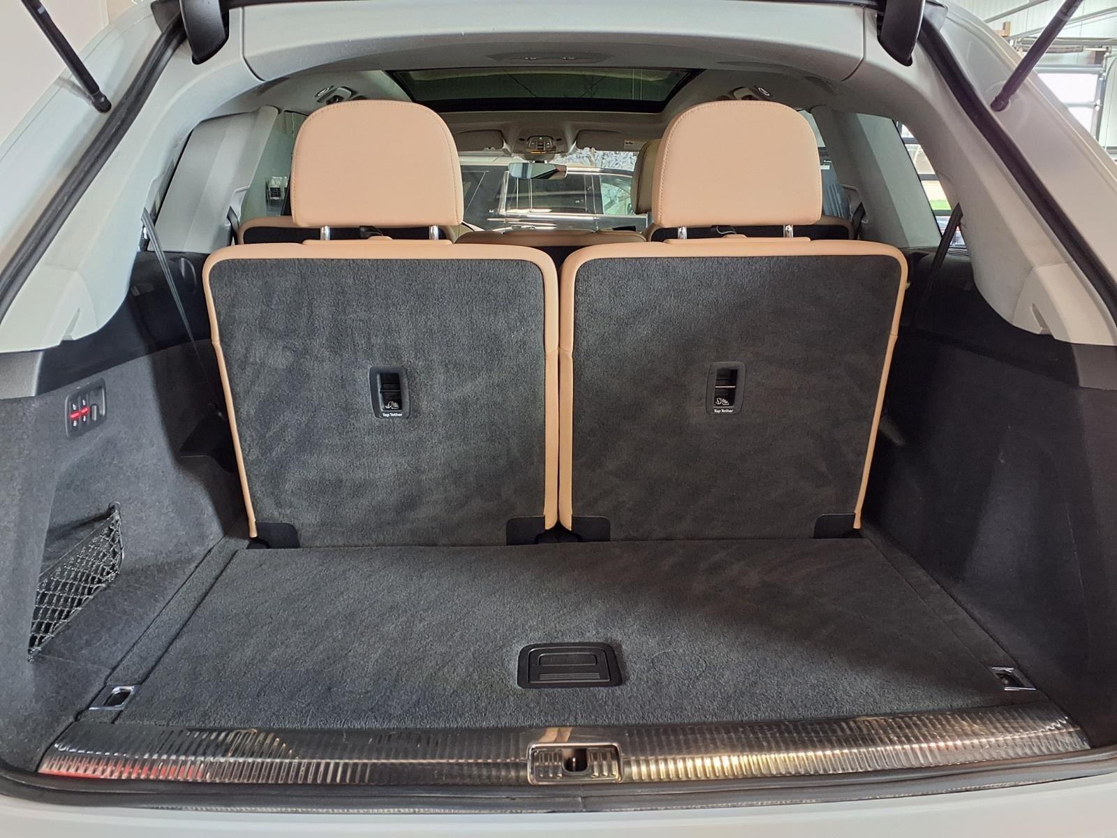 2021 Audi Q7 Premium Plus - Glacier White Metallic exterior view 5