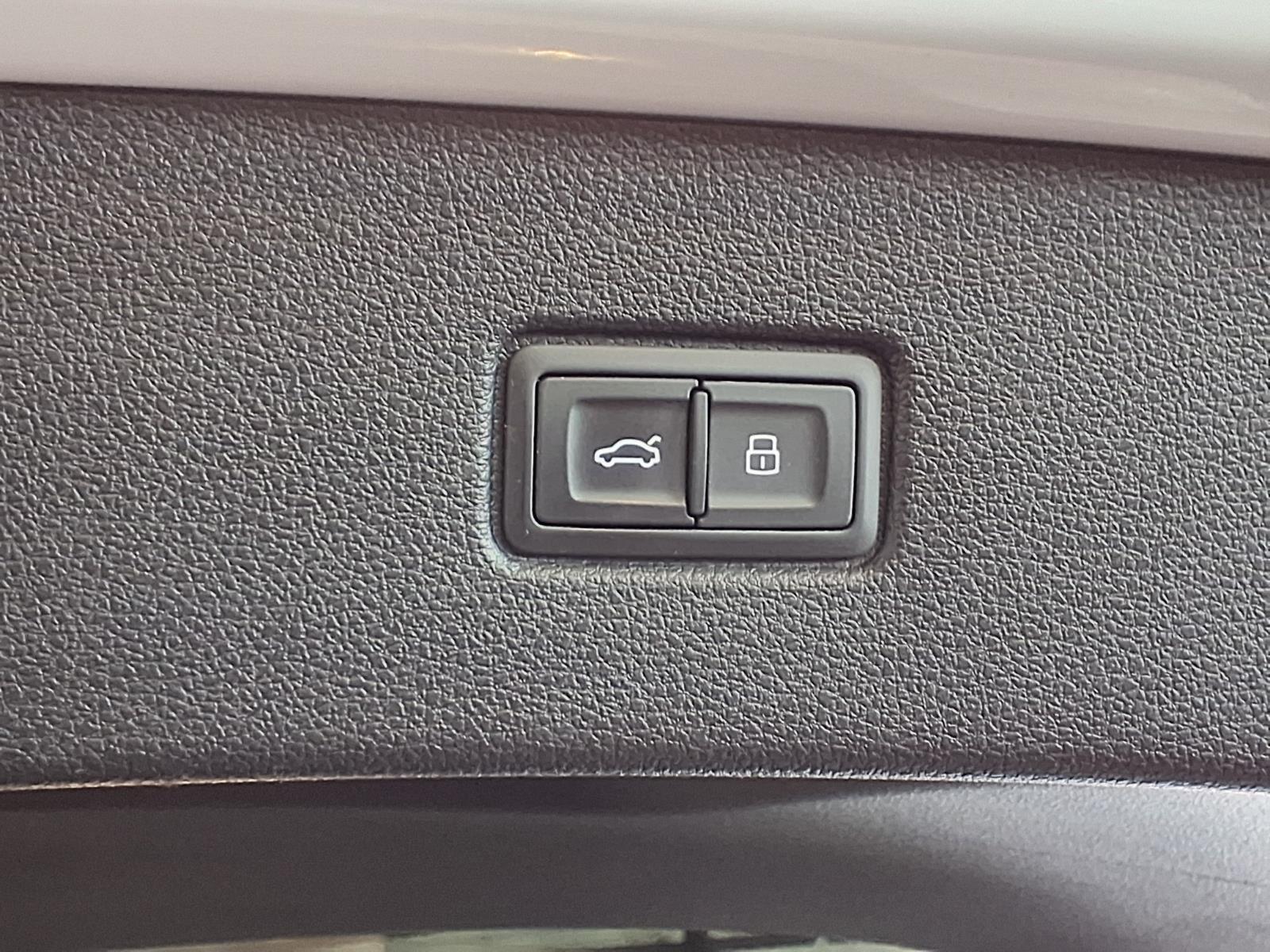 2021 Audi Q7 Premium Plus - Glacier White Metallic exterior view 6