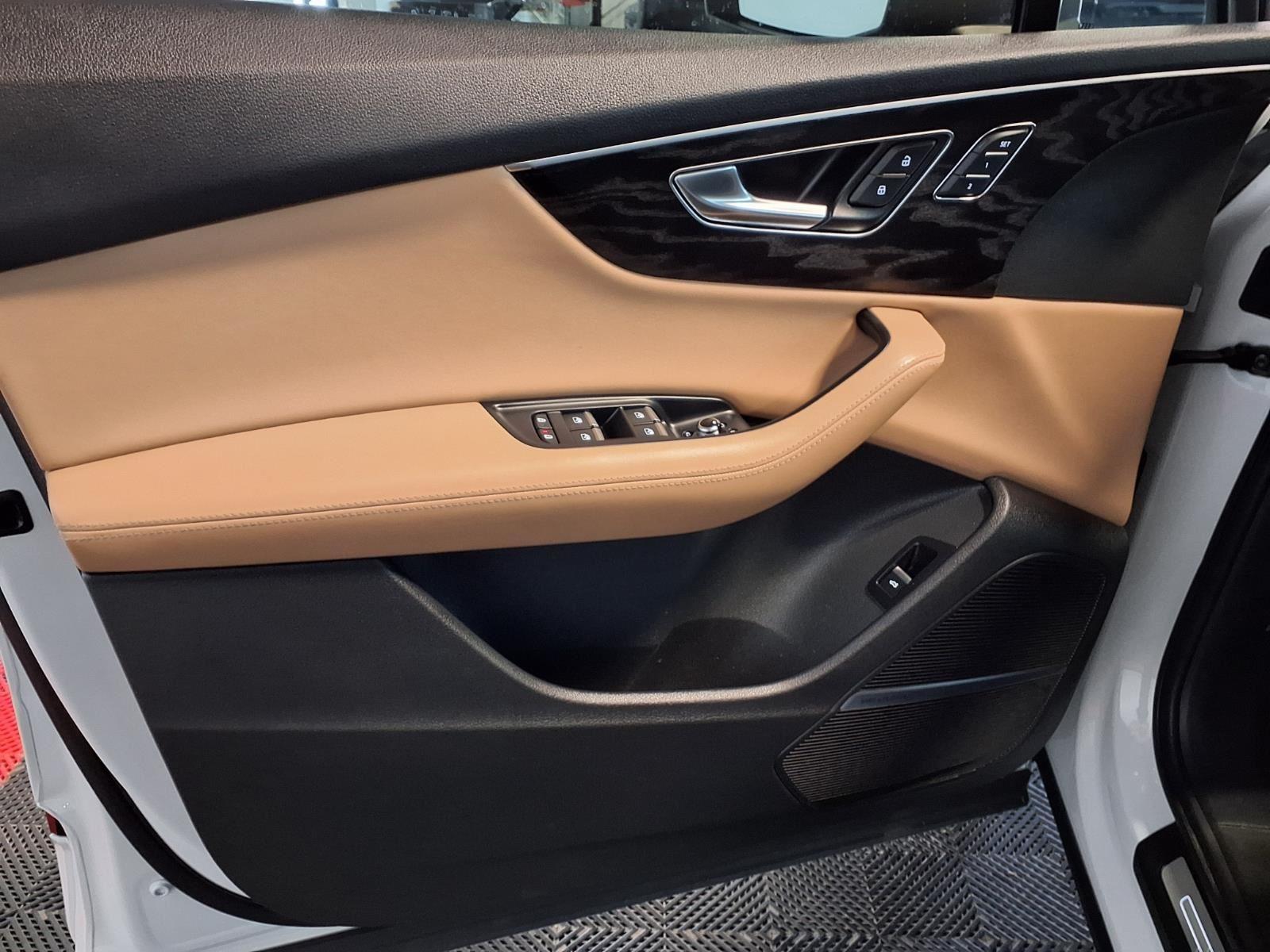 2021 Audi Q7 Premium Plus - Glacier White Metallic exterior view 19