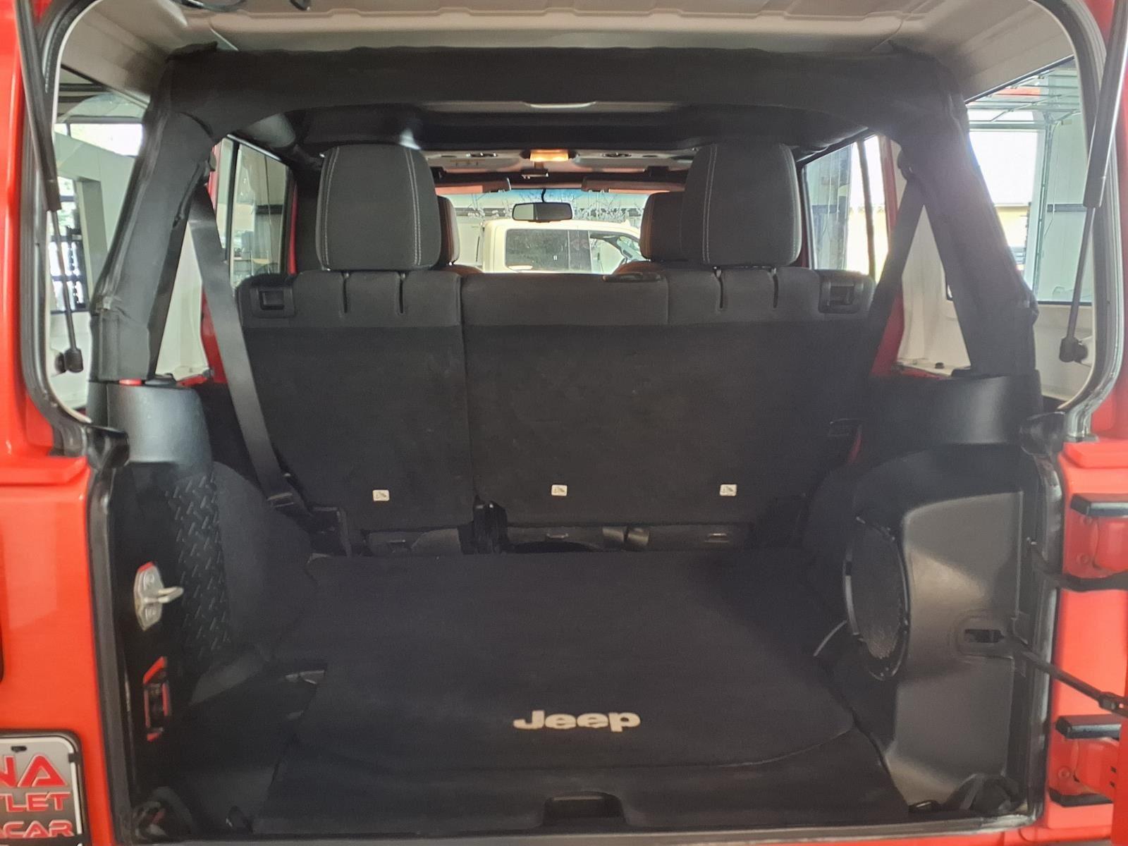 2013 Jeep Wrangler Unlimited Sahara - Crush exterior view 6