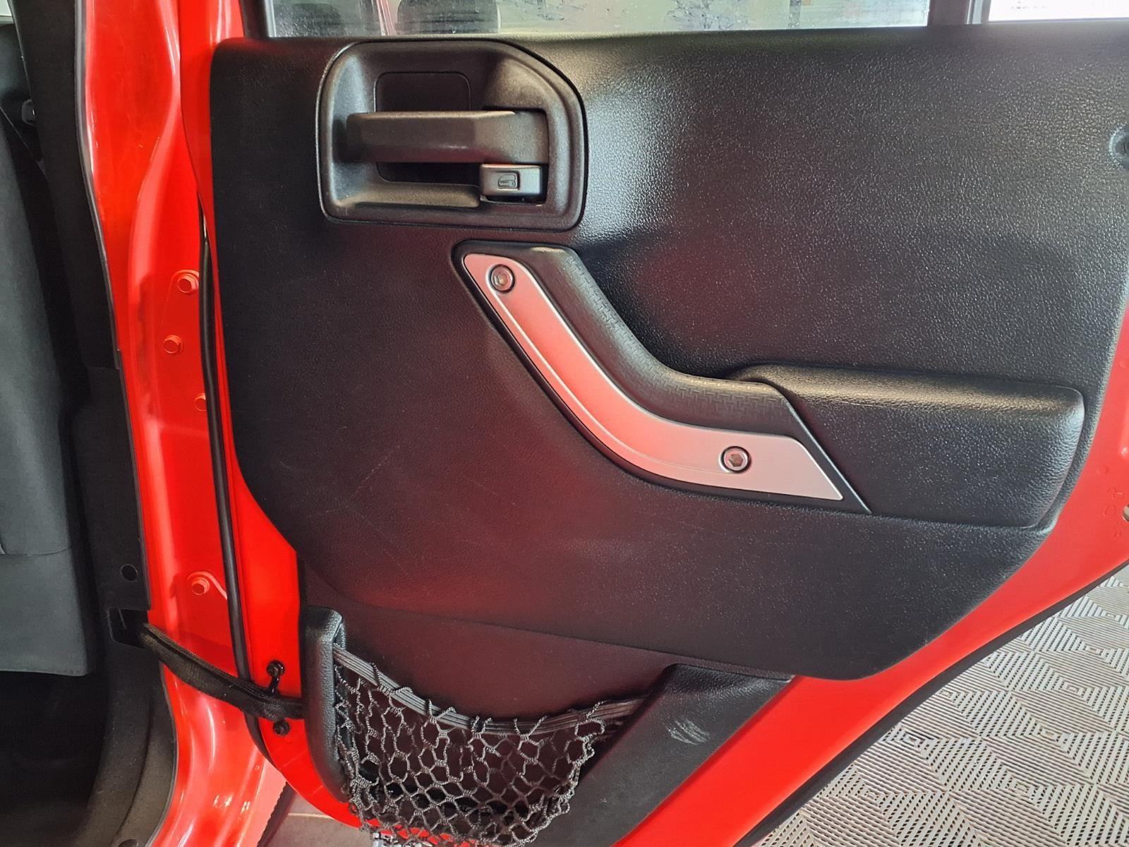 2013 Jeep Wrangler Unlimited Sahara - Crush exterior view 10