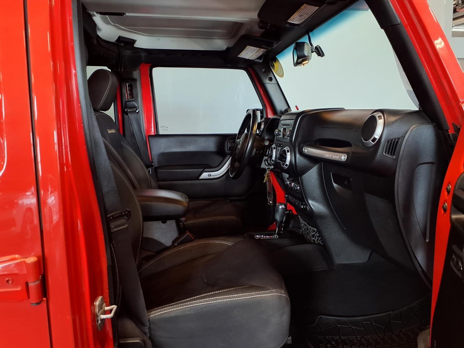 2013 Jeep Wrangler Unlimited Sahara - Crush exterior view 11