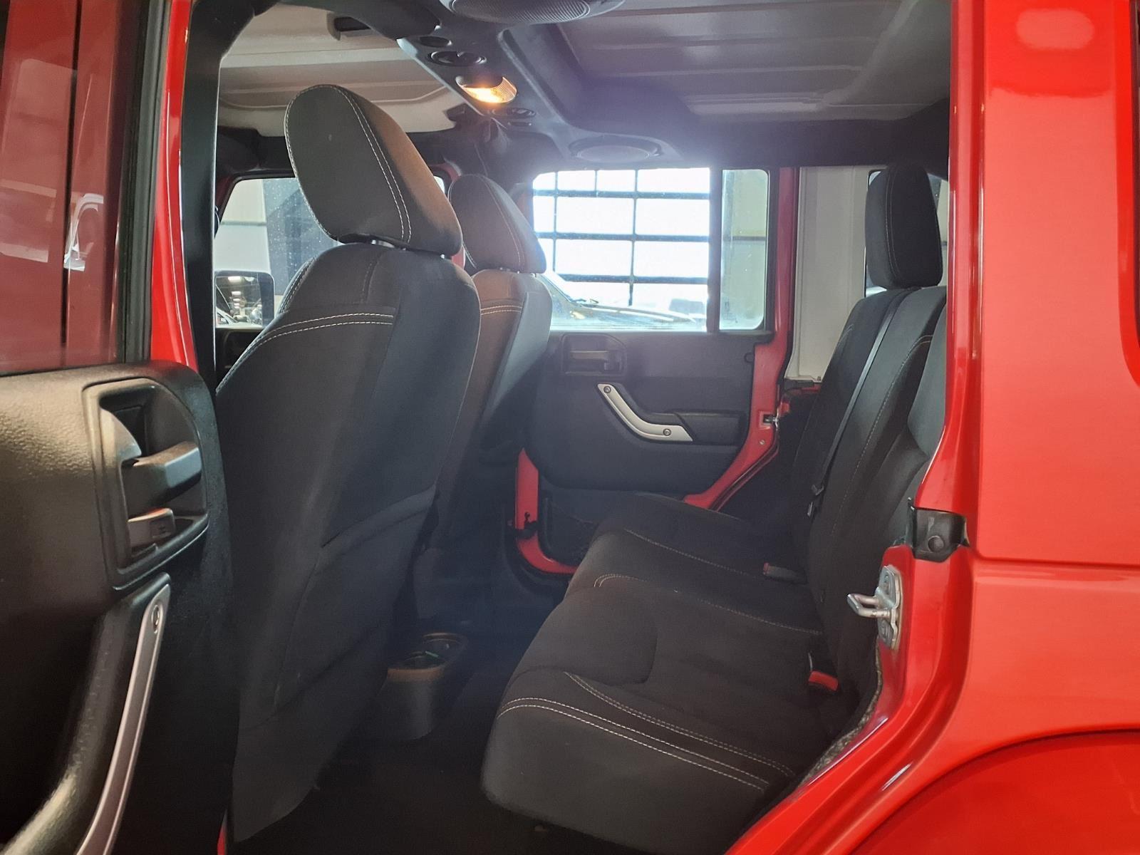 2013 Jeep Wrangler Unlimited Sahara - Crush exterior view 13