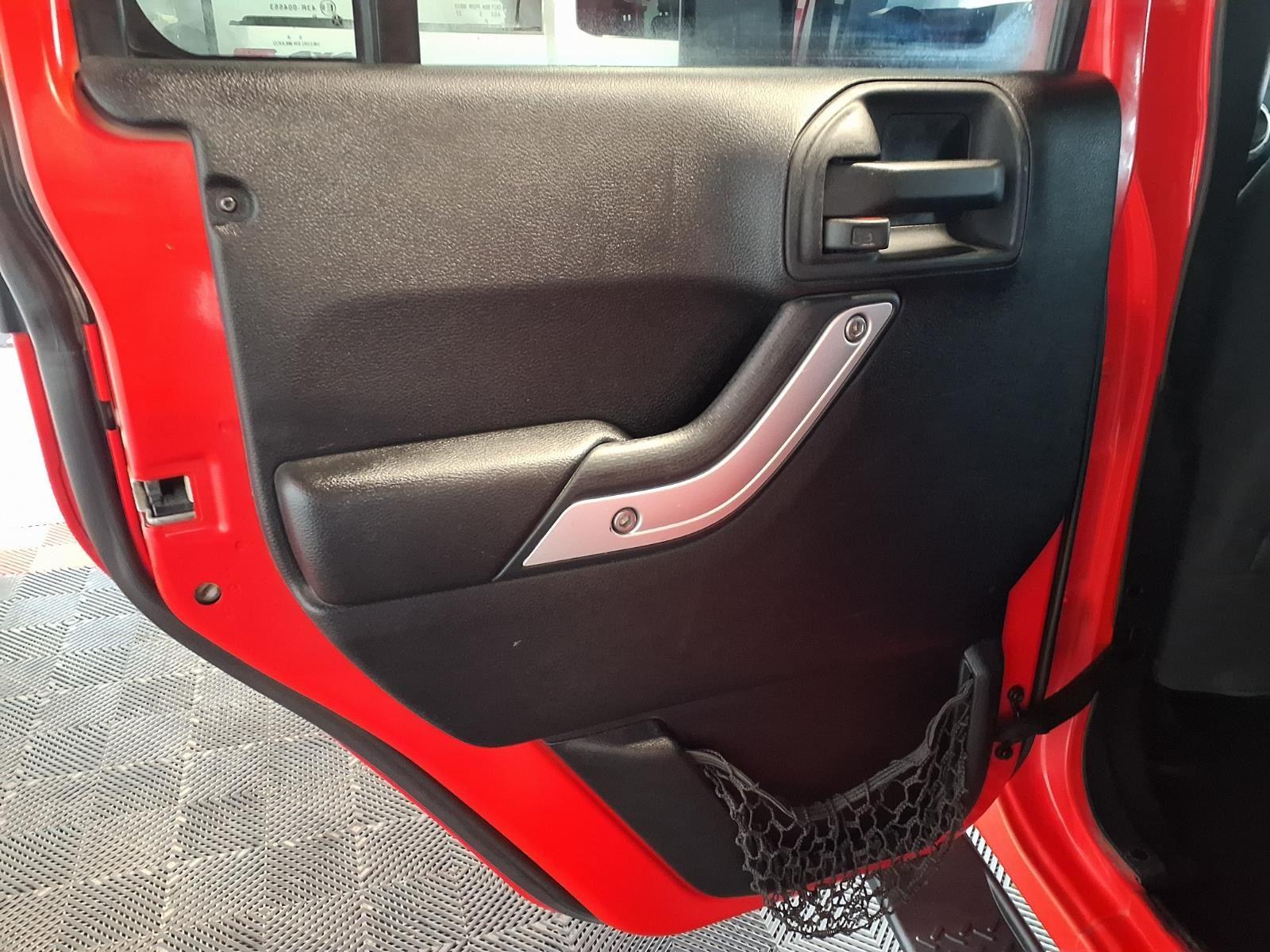 2013 Jeep Wrangler Unlimited Sahara - Crush exterior view 14