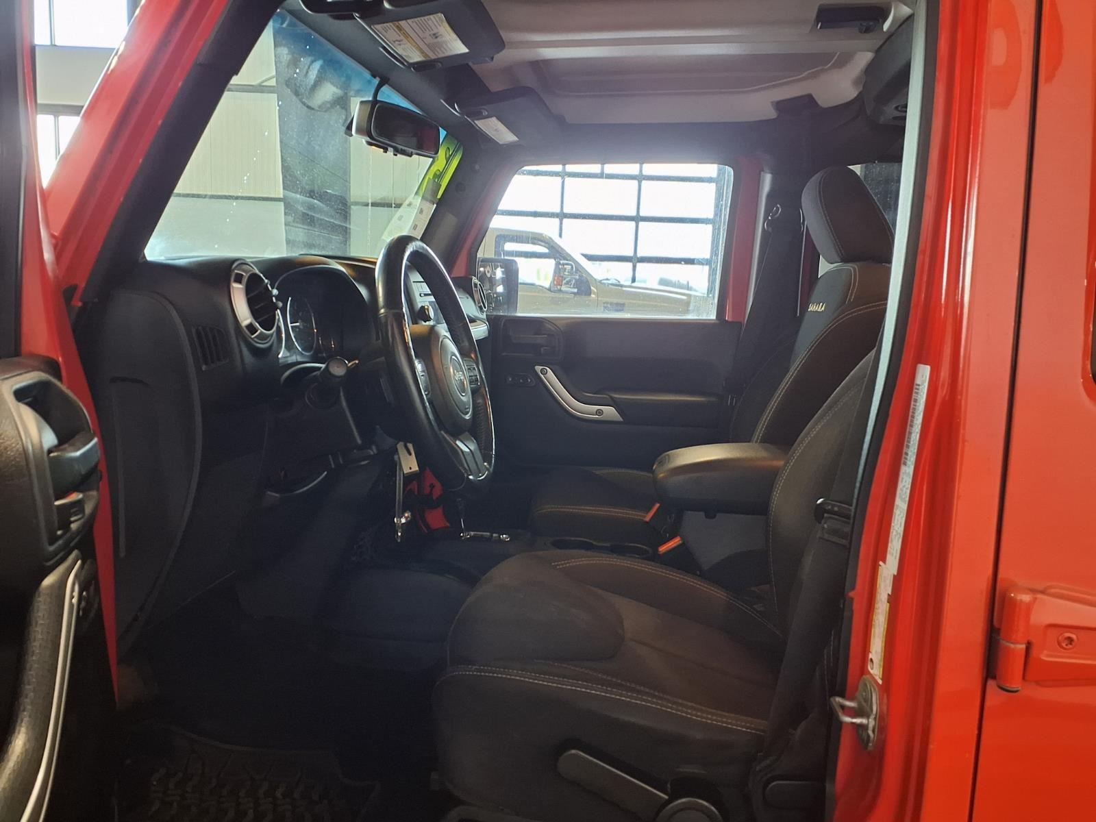 2013 Jeep Wrangler Unlimited Sahara - Crush exterior view 17