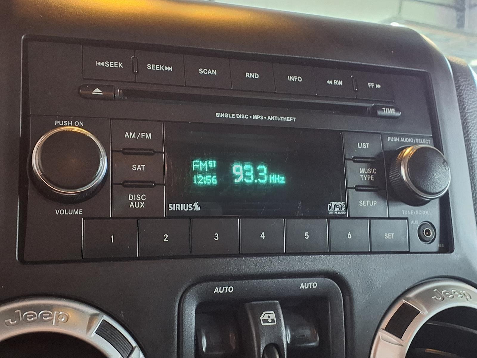 2013 Jeep Wrangler Unlimited Sahara - Crush exterior view 18