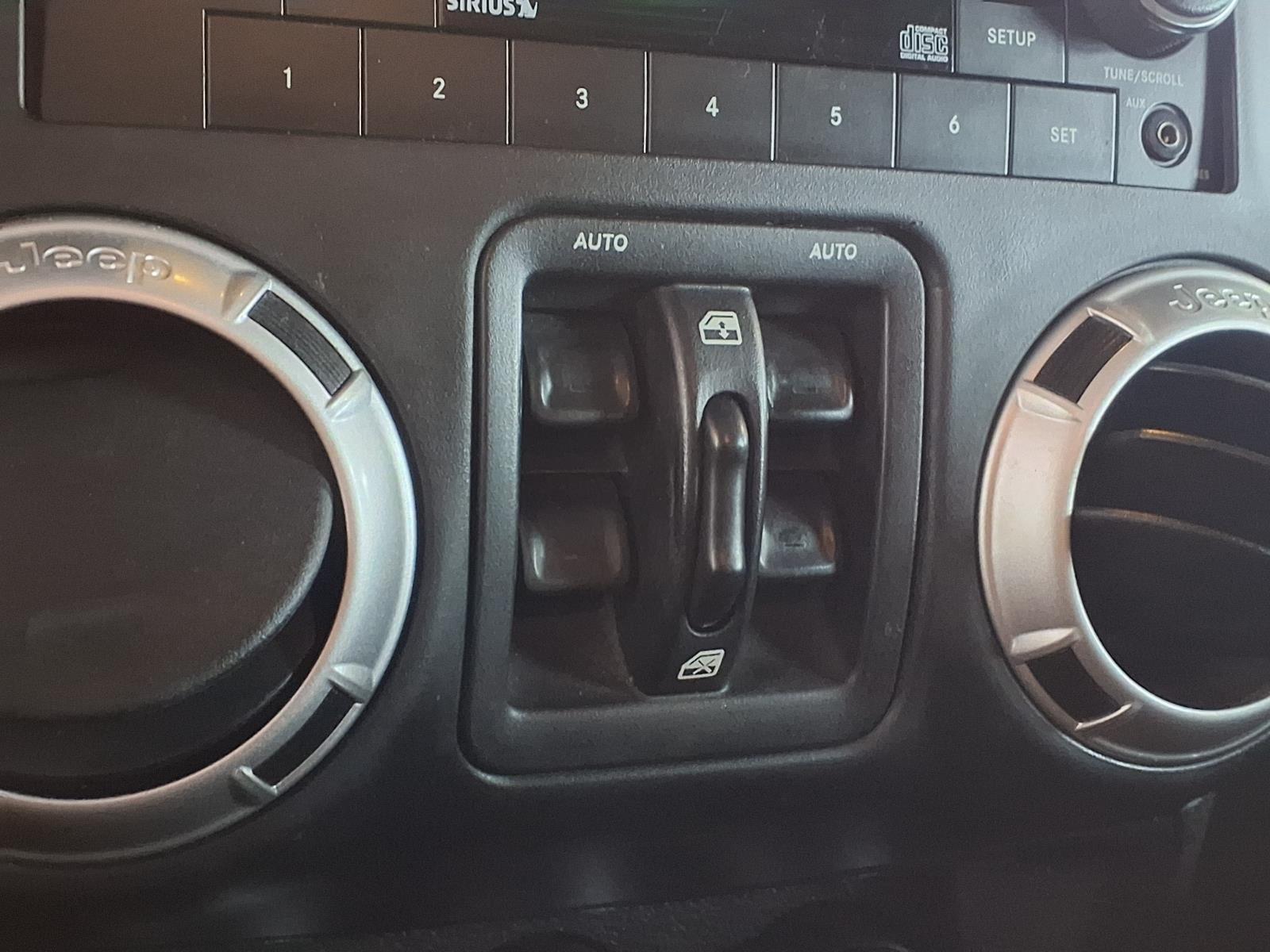 2013 Jeep Wrangler Unlimited Sahara - Crush exterior view 19