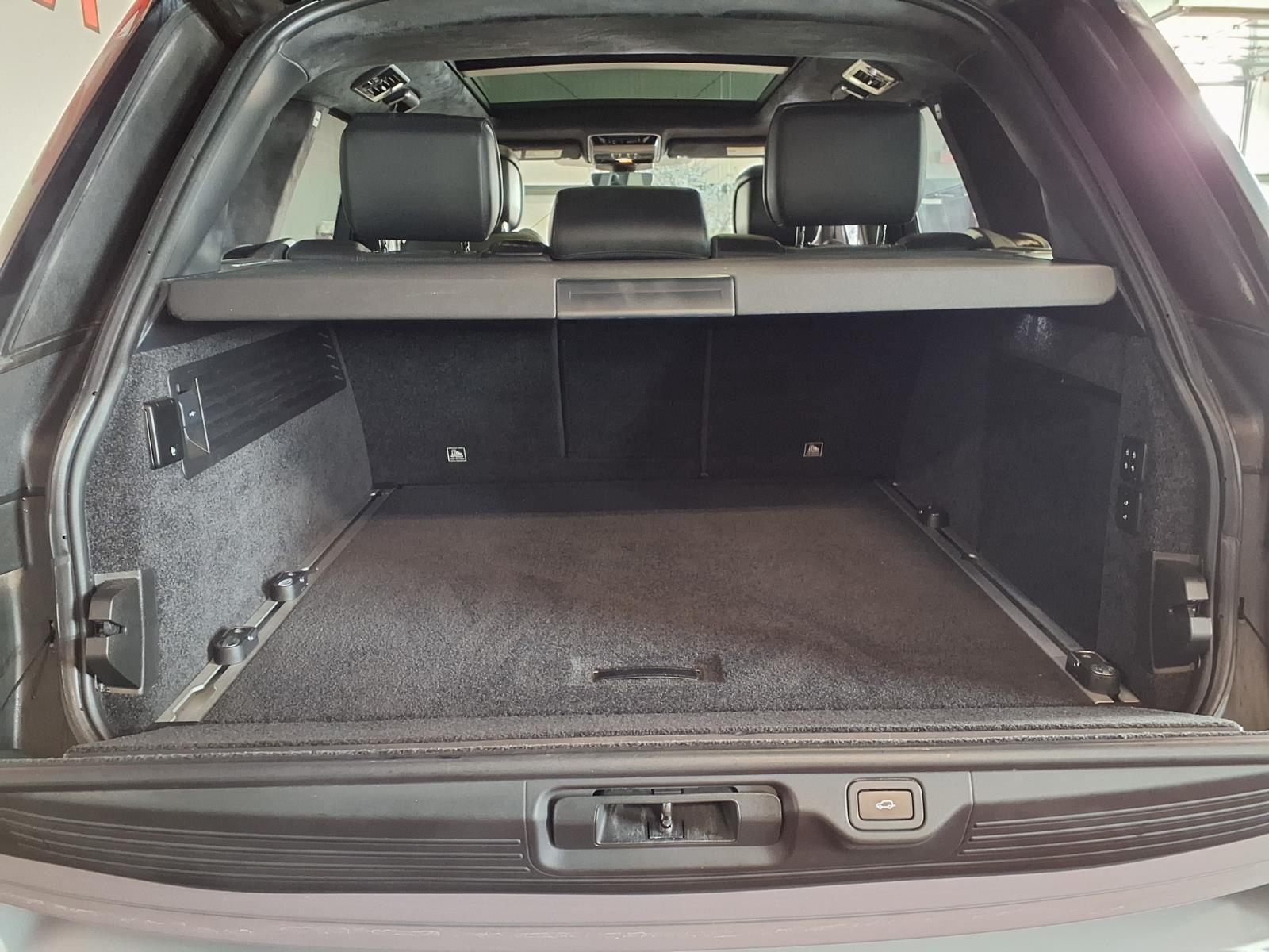 2018 Land Rover Range Rover - Indus Silver Metallic exterior view 6