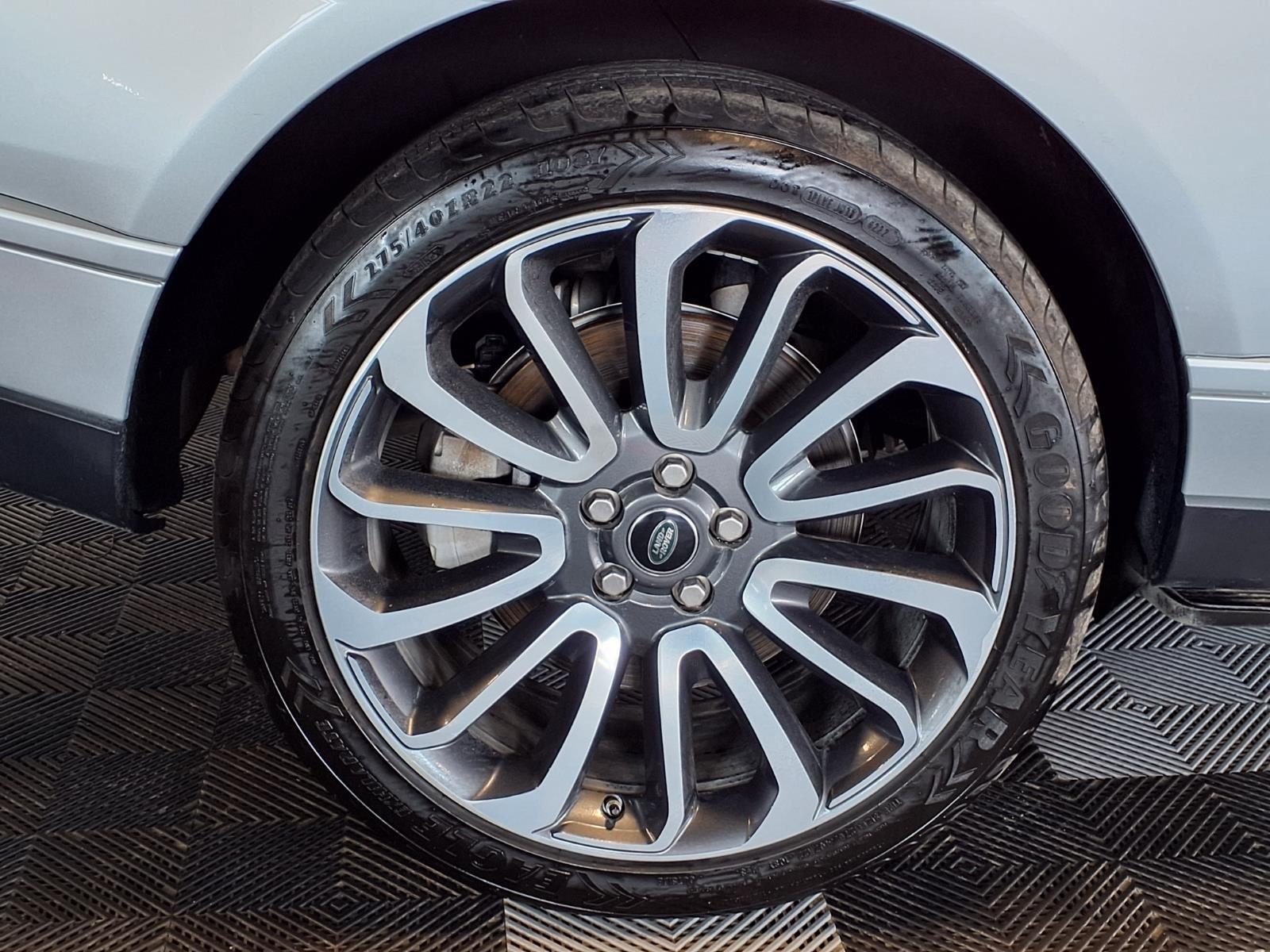 2018 Land Rover Range Rover - Indus Silver Metallic exterior view 9