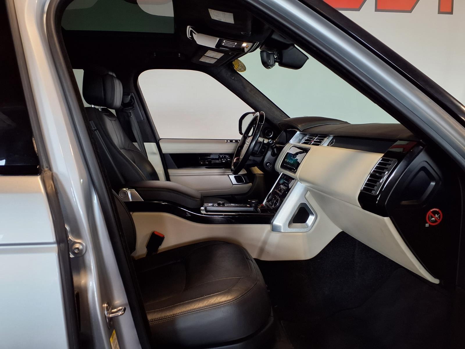 2018 Land Rover Range Rover - Indus Silver Metallic exterior view 12