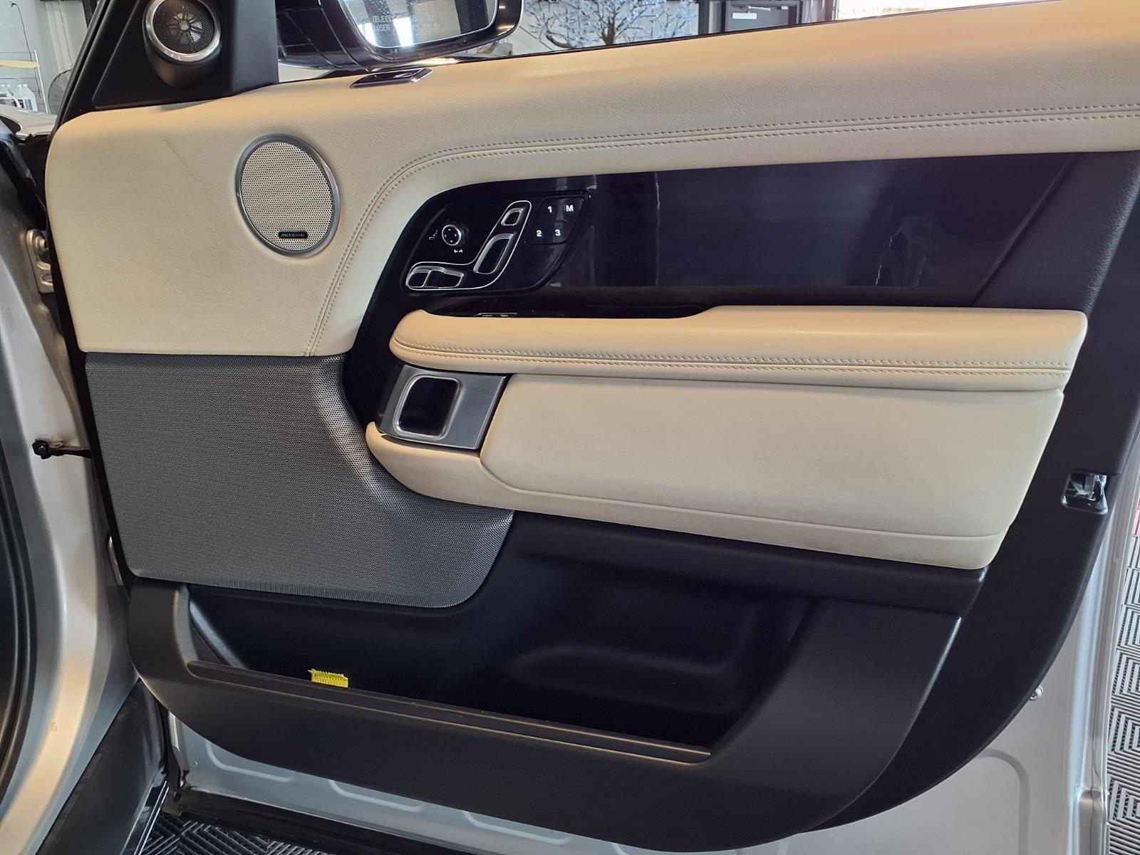 2018 Land Rover Range Rover - Indus Silver Metallic exterior view 13