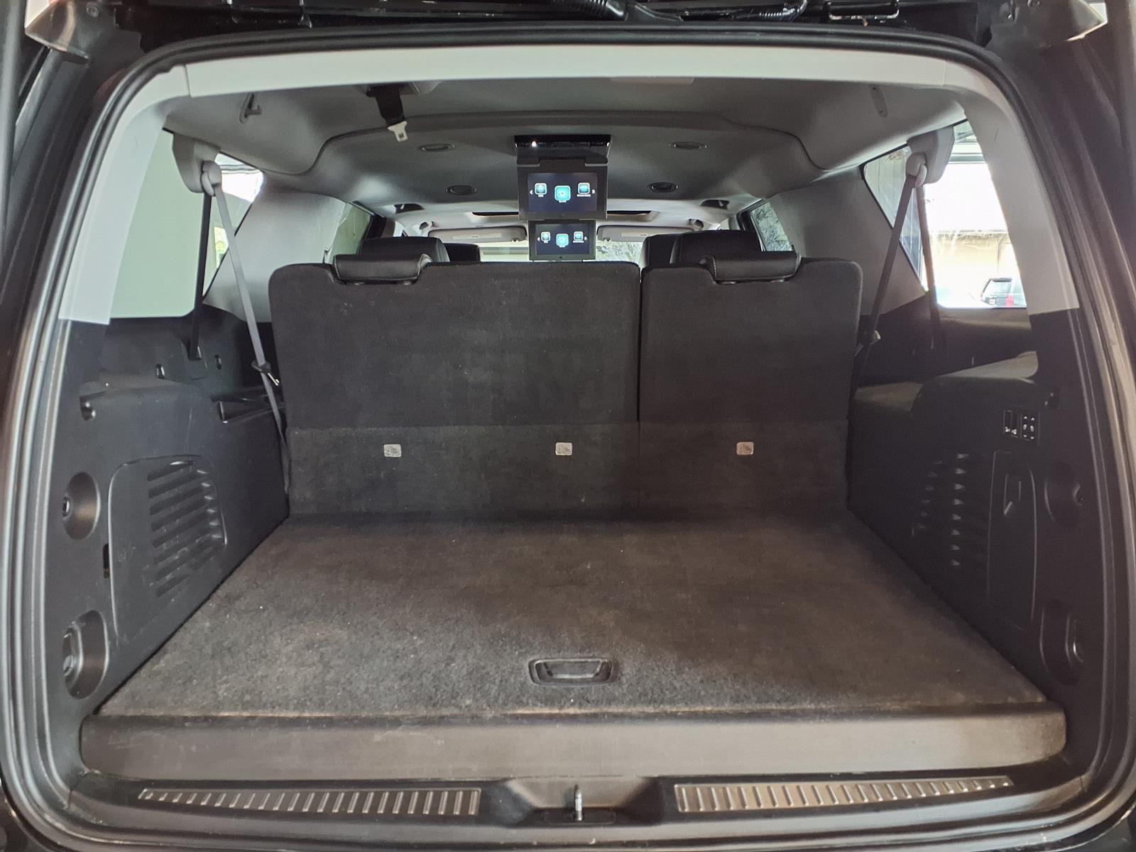 2020 Chevrolet Suburban LT - Black exterior view 6