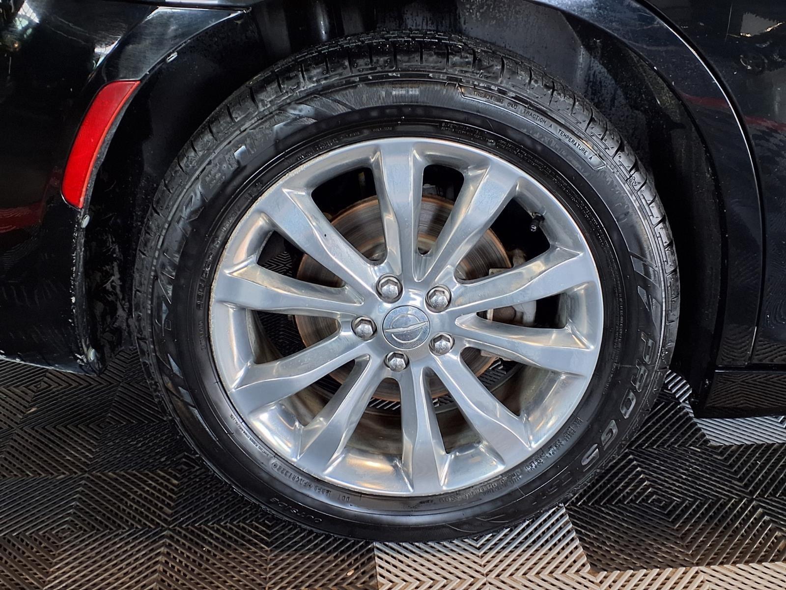 2018 Chrysler 300 Touring - Gloss Black exterior view 7