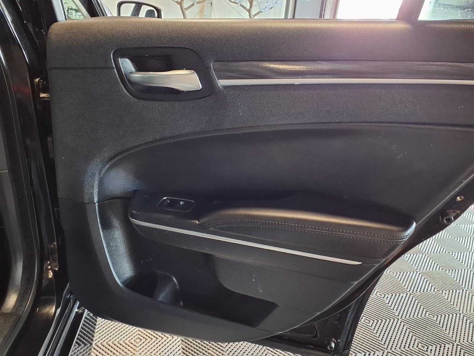 2018 Chrysler 300 Touring - Gloss Black exterior view 9