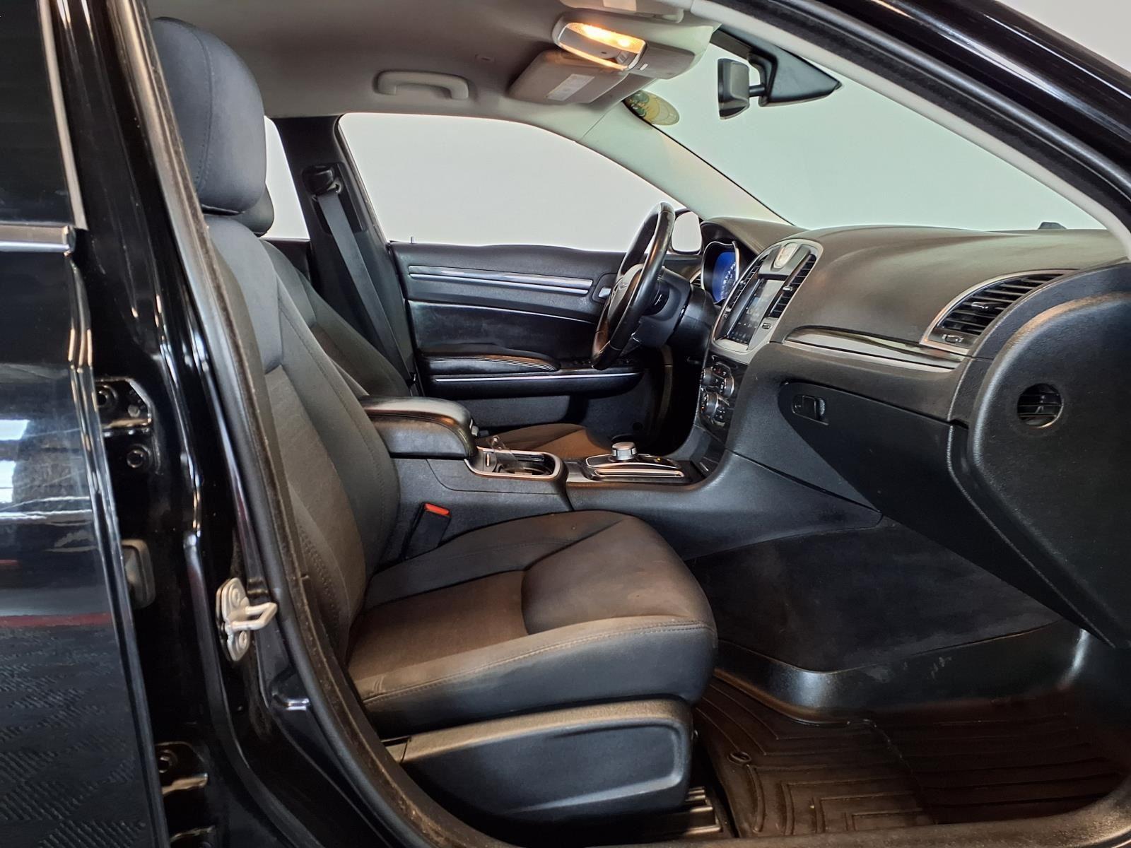 2018 Chrysler 300 Touring - Gloss Black exterior view 10