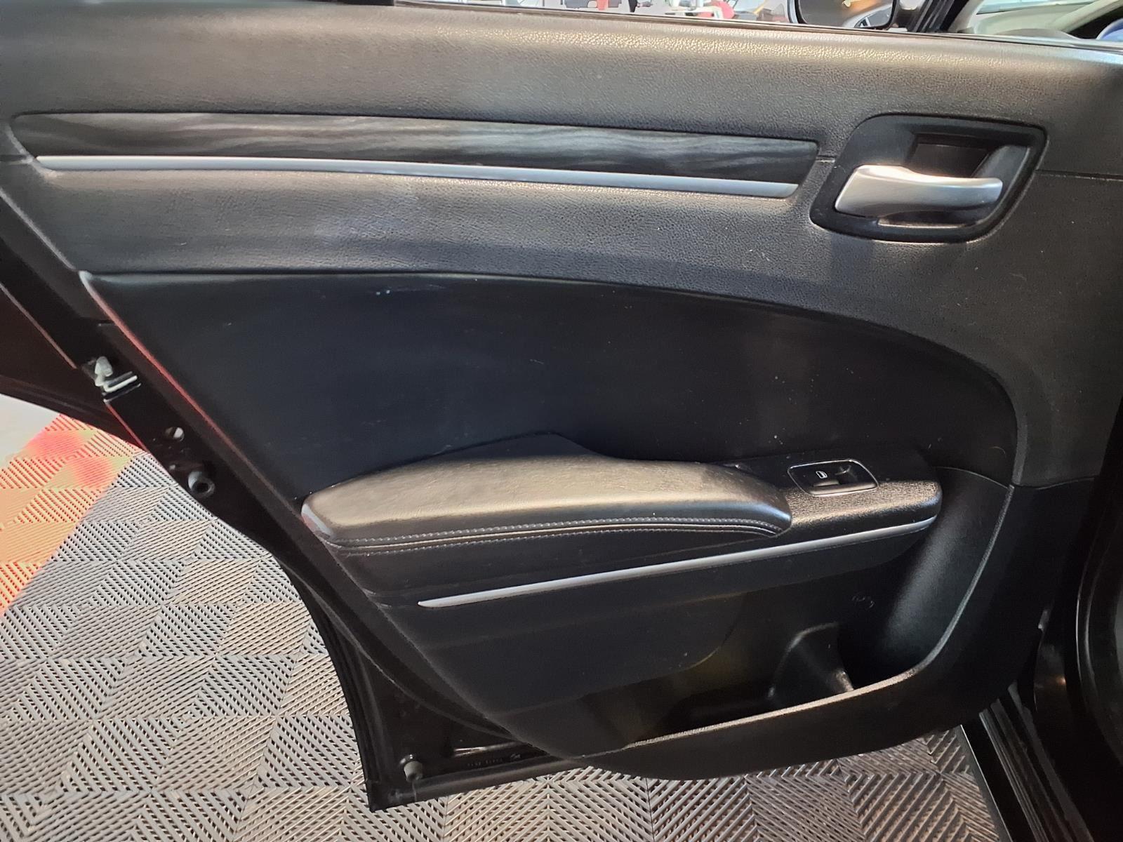 2018 Chrysler 300 Touring - Gloss Black exterior view 13