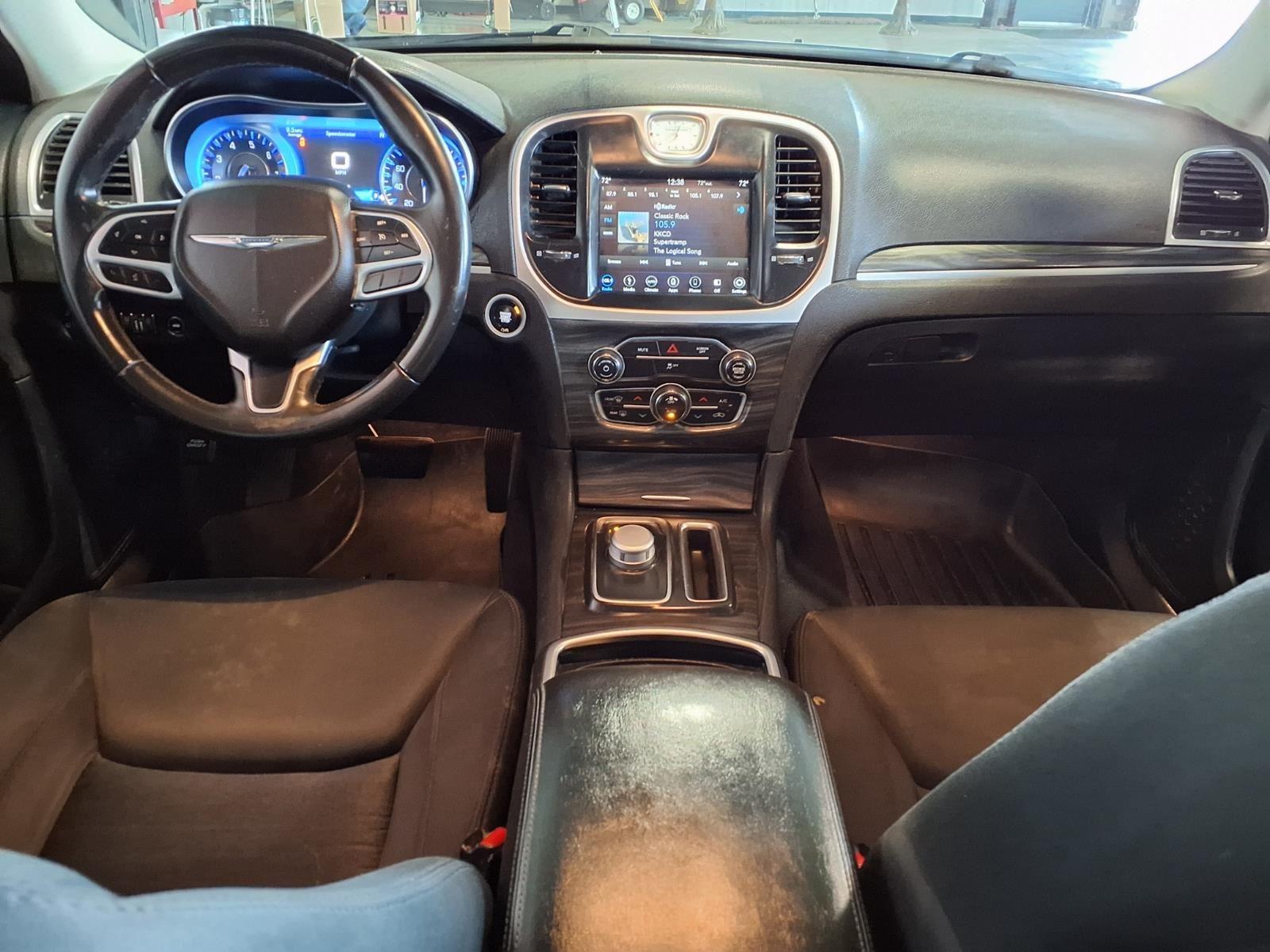 2018 Chrysler 300 Touring - Gloss Black exterior view 14