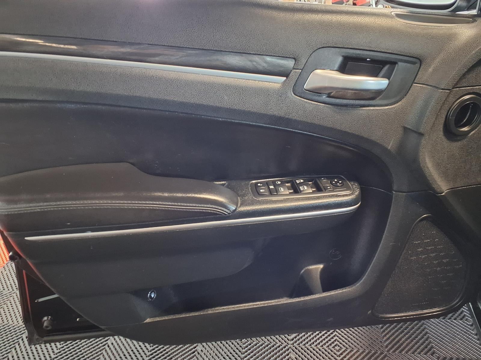 2018 Chrysler 300 Touring - Gloss Black exterior view 15