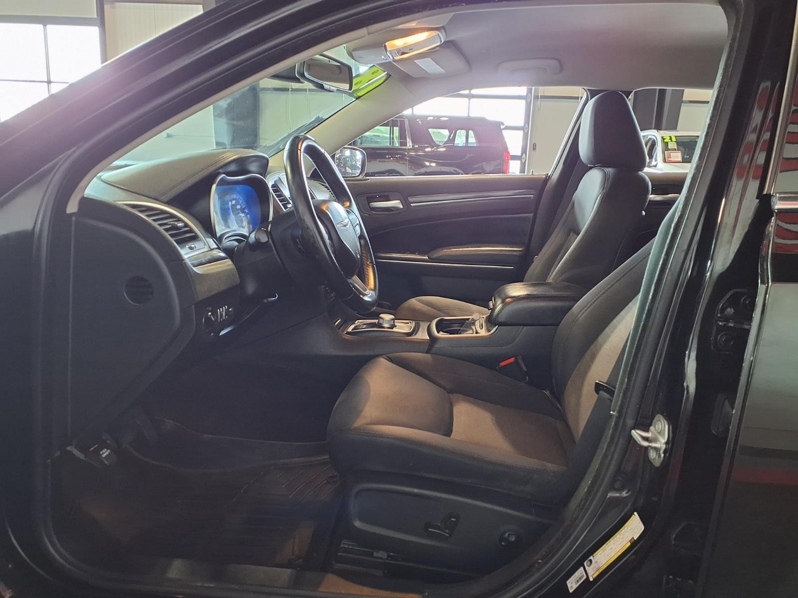 2018 Chrysler 300 Touring - Gloss Black exterior view 16