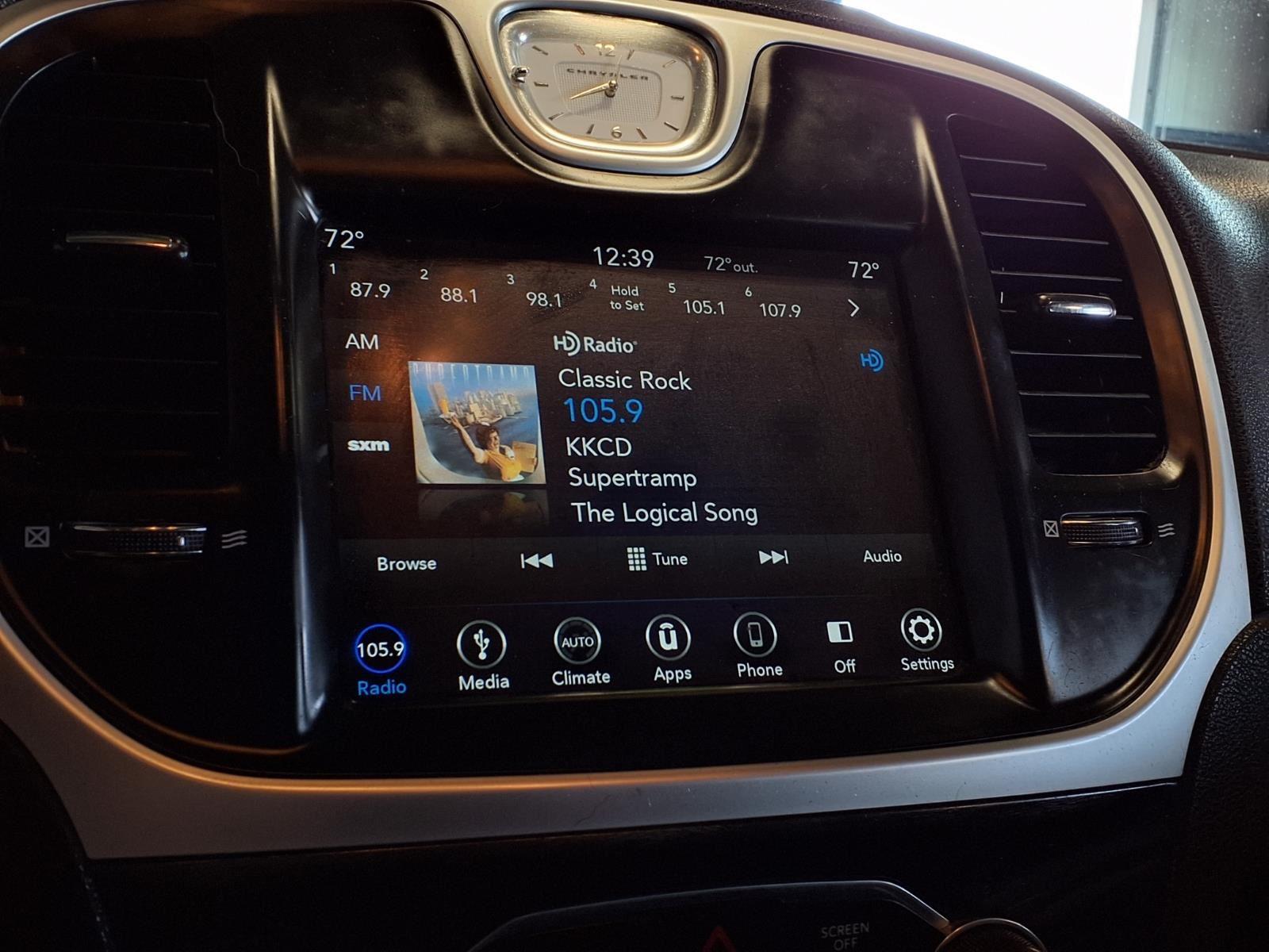 2018 Chrysler 300 Touring - Gloss Black exterior view 18