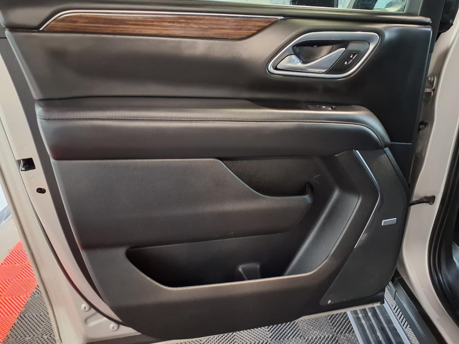 2021 Chevrolet Suburban High Country - Empire Beige Metallic exterior view 17