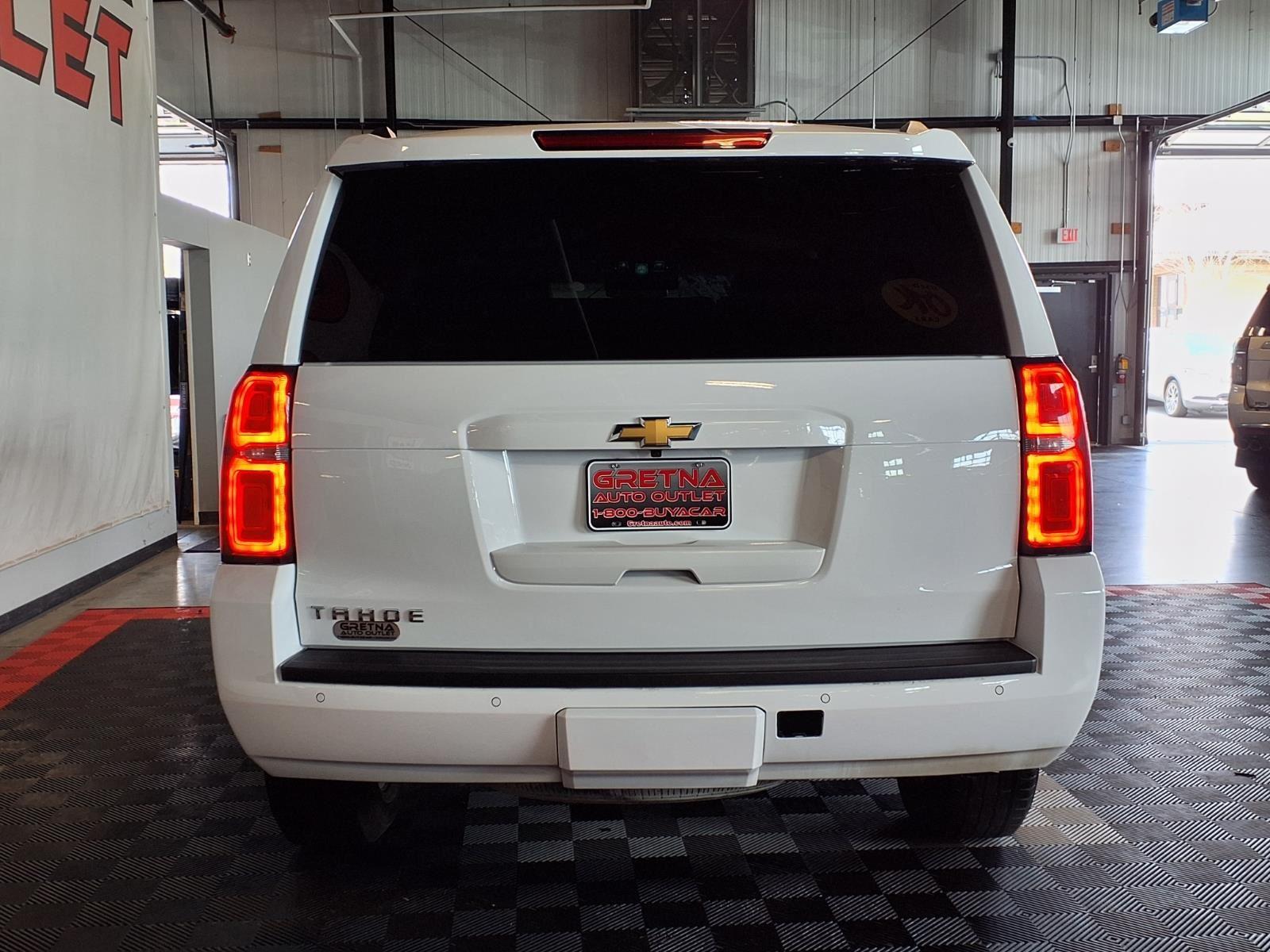 2019 Chevrolet Tahoe LT - Summit White exterior view 5