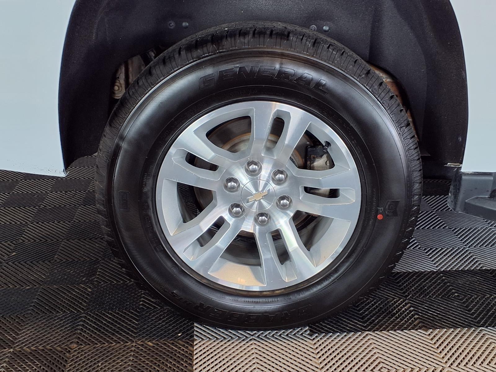 2019 Chevrolet Tahoe LT - Summit White exterior view 9